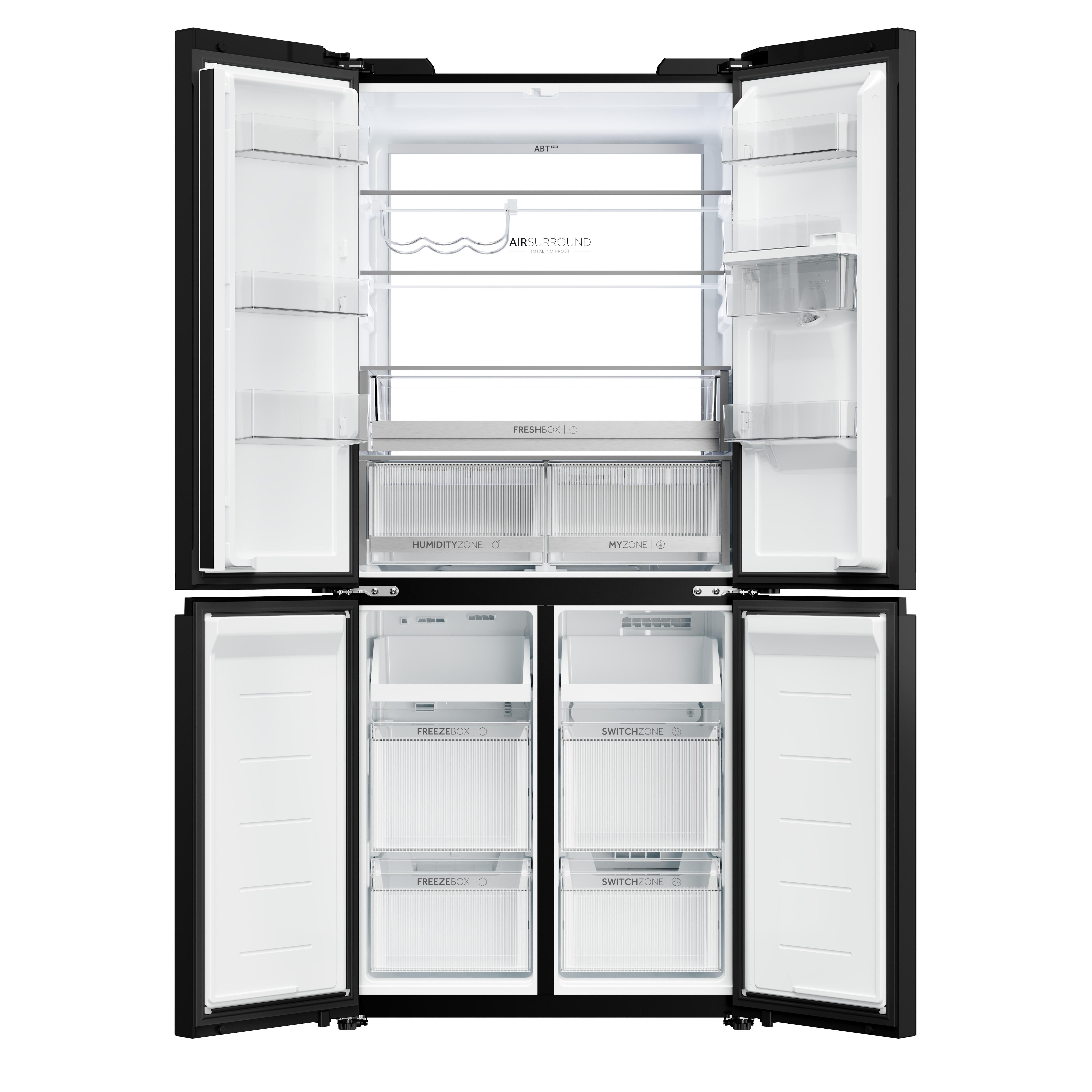 Un refrigerador negro abierto con múltiples estantes y cajones.
