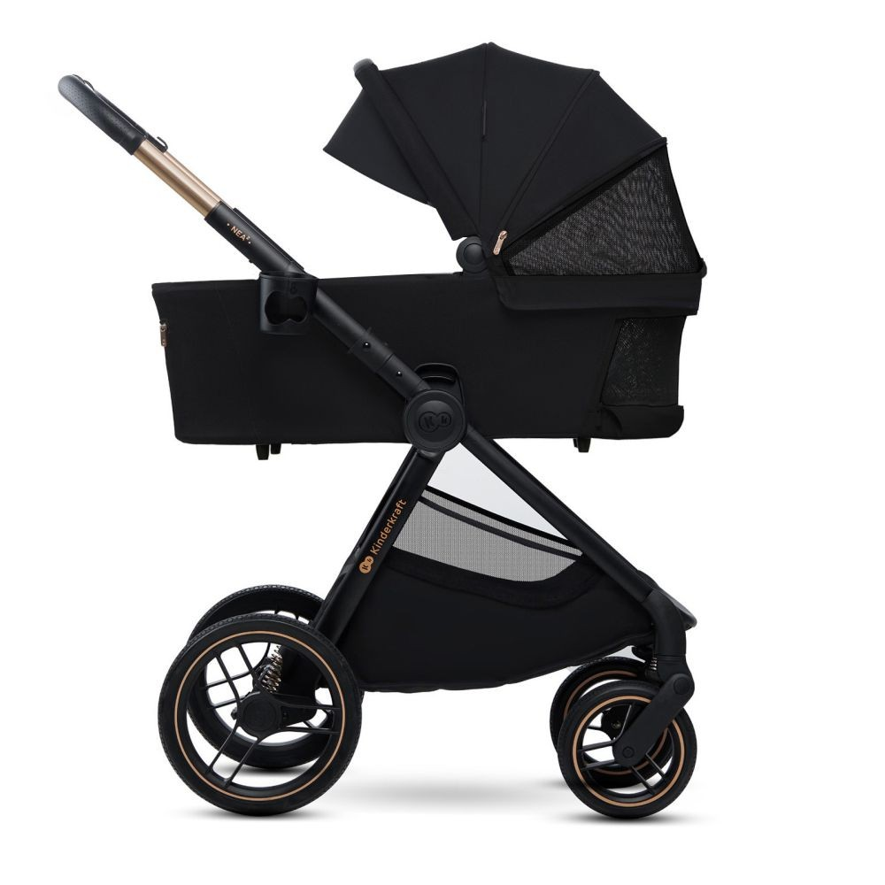 Schwarzer Kinderwagen mit verstellbarem Griff, Verdeck und Aufbewahrungskorb.