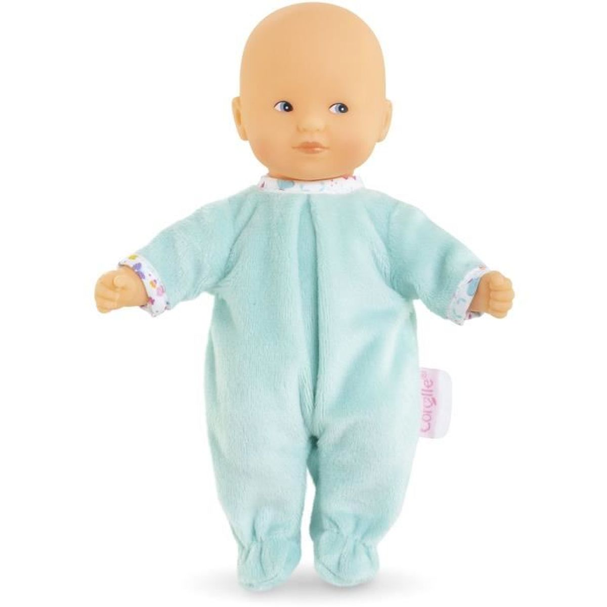 Eine nackte Babypuppe in einem hellblauen Strampler mit bunten Manschetten.