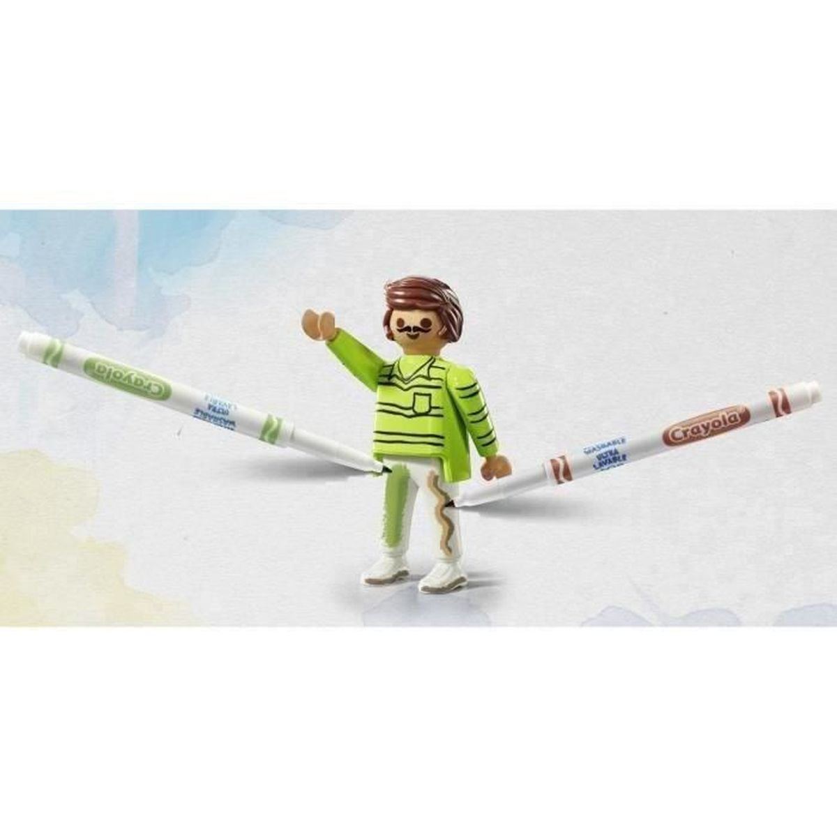 Ein Playmobil-Männchen mit Stoppelbart in grünem Pullover und Hose mit zwei Crayola-Stiften.