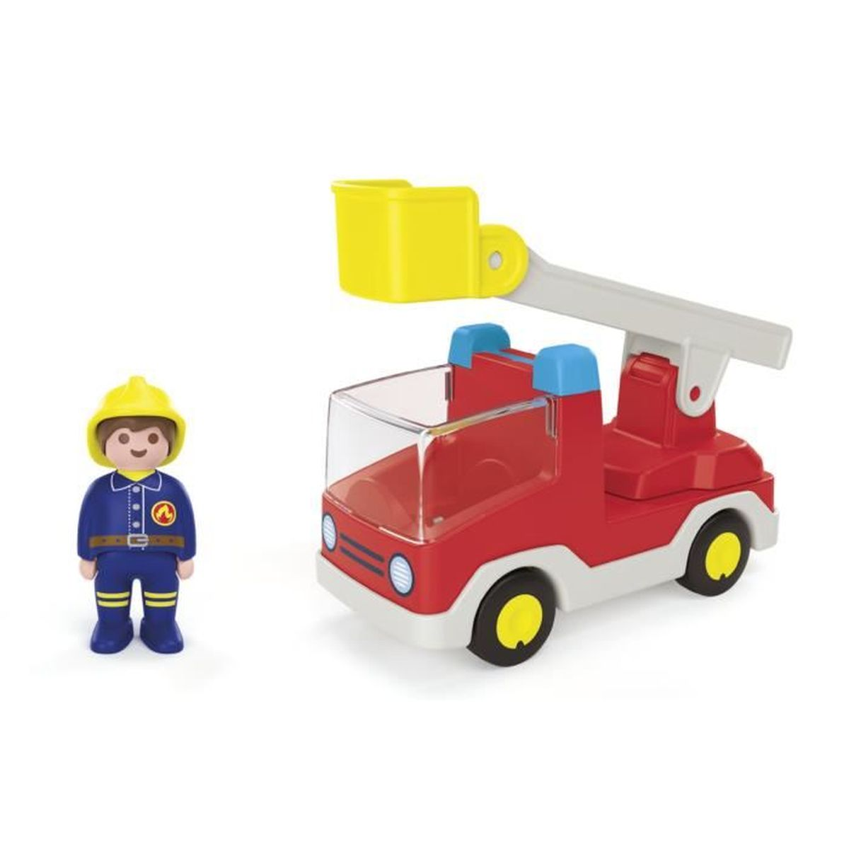 Un bombero de juguete está junto a un camión de bomberos de juguete rojo con cesta amarilla.