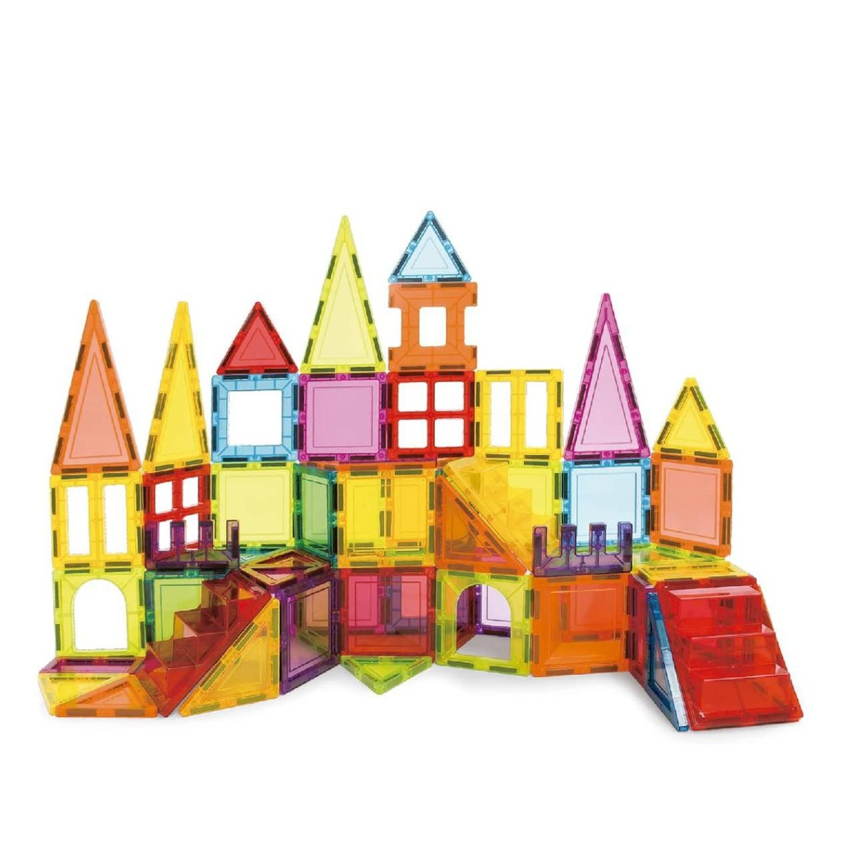 Tessere magnetiche colorate formano un castello con torri e rampe.