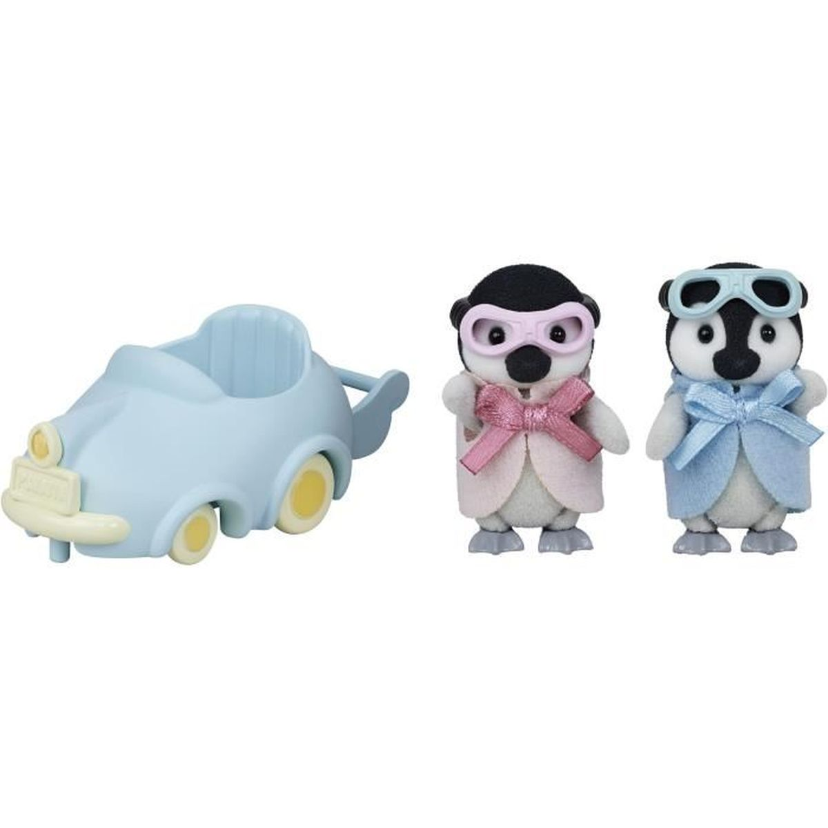 Un coche de juguete azul claro junto a dos figuras de pingüino con trajes rosas y azules.