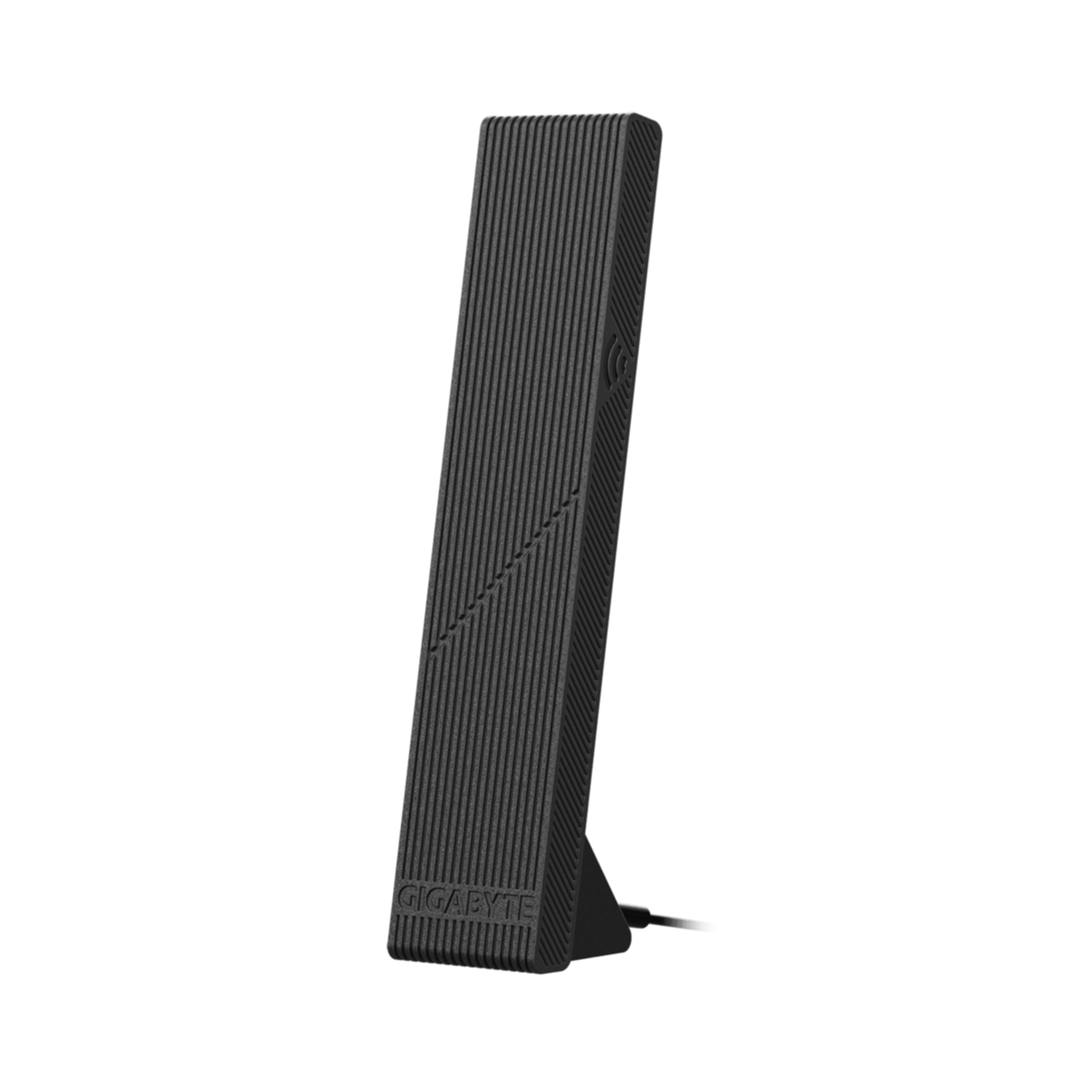 Router negro, orientado verticalmente, con patrón acanalado y logo GIGABYTE.