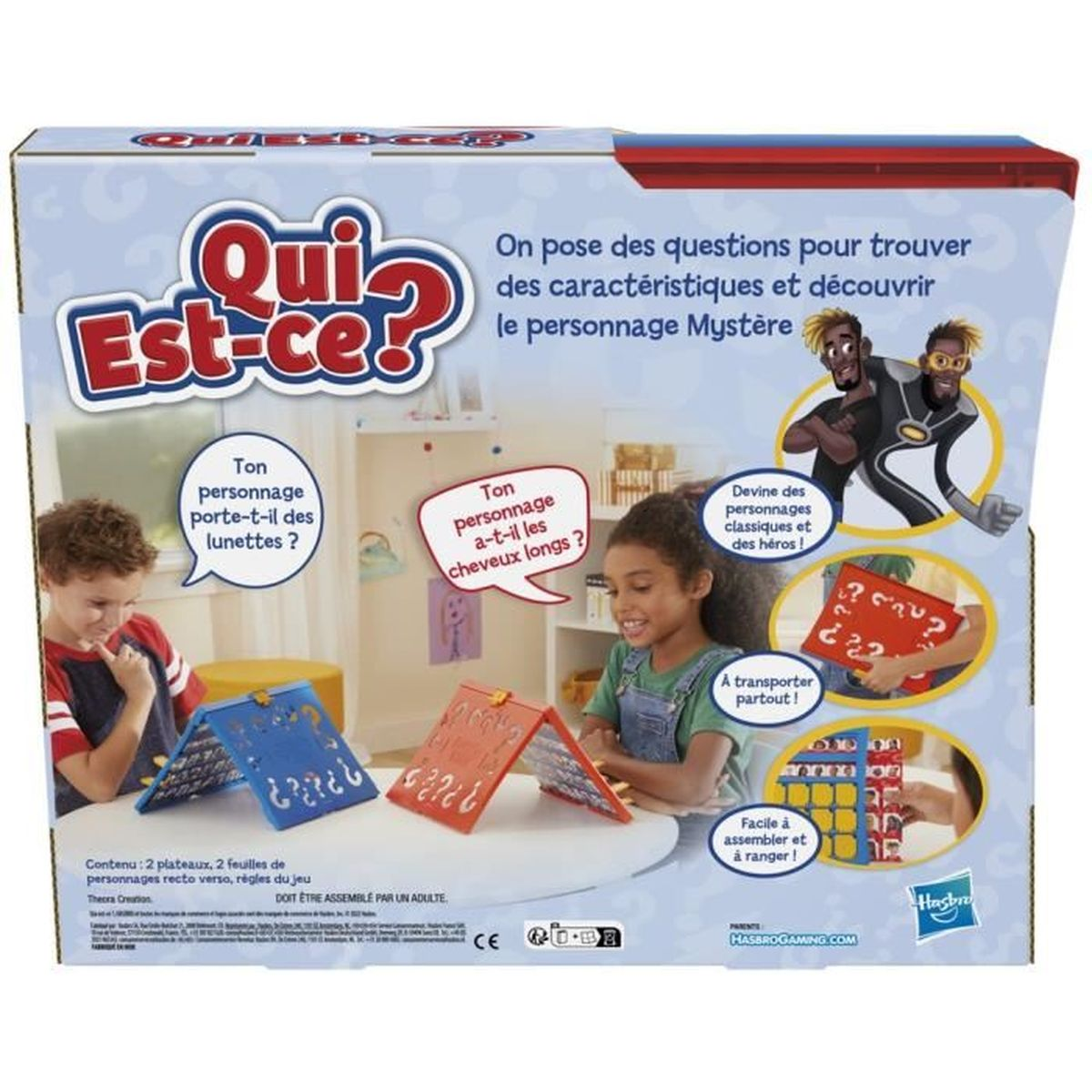 Scatola di gioco con bambini che giocano e fumetti.