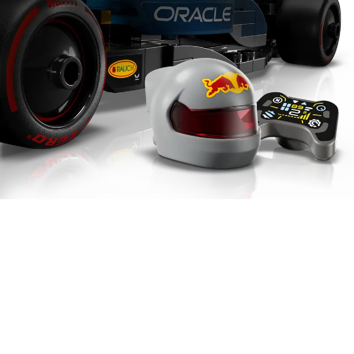 Un'auto di F1 LEGO con casco e controller. Logo Oracle visibile.