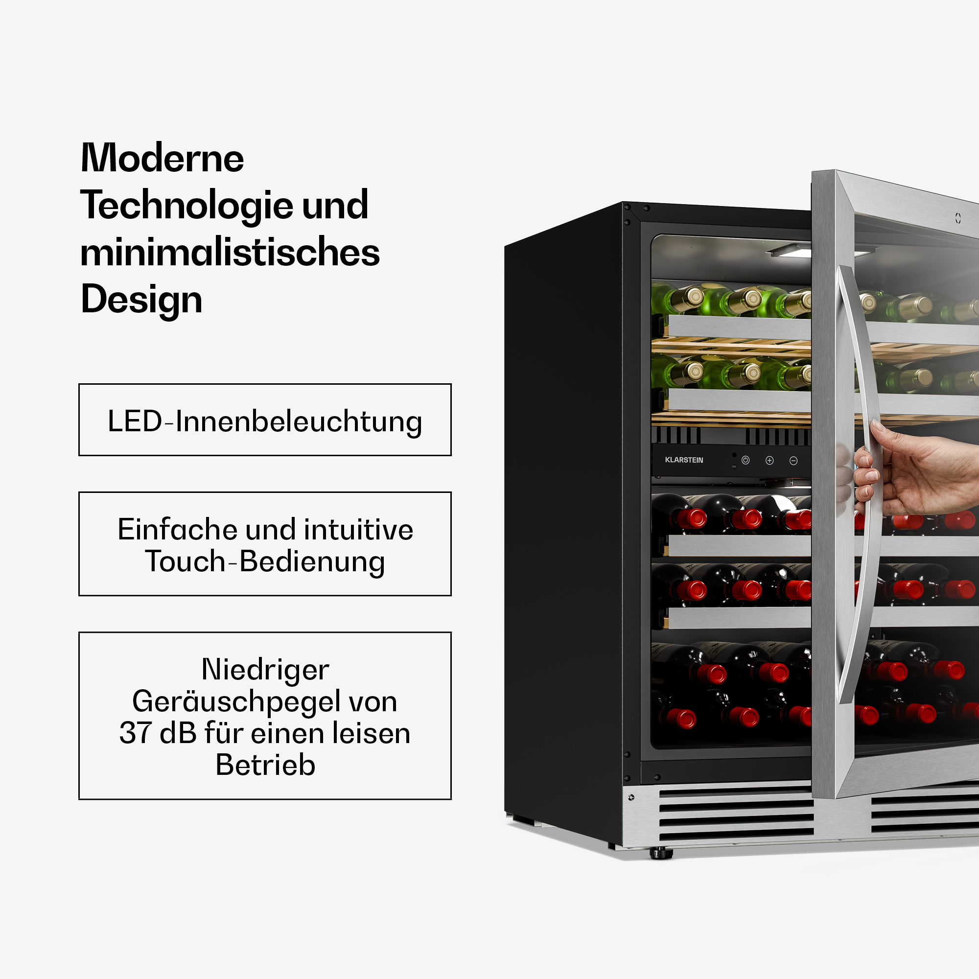 Una cantinetta moderna con porta in vetro, piena di bottiglie di vino.