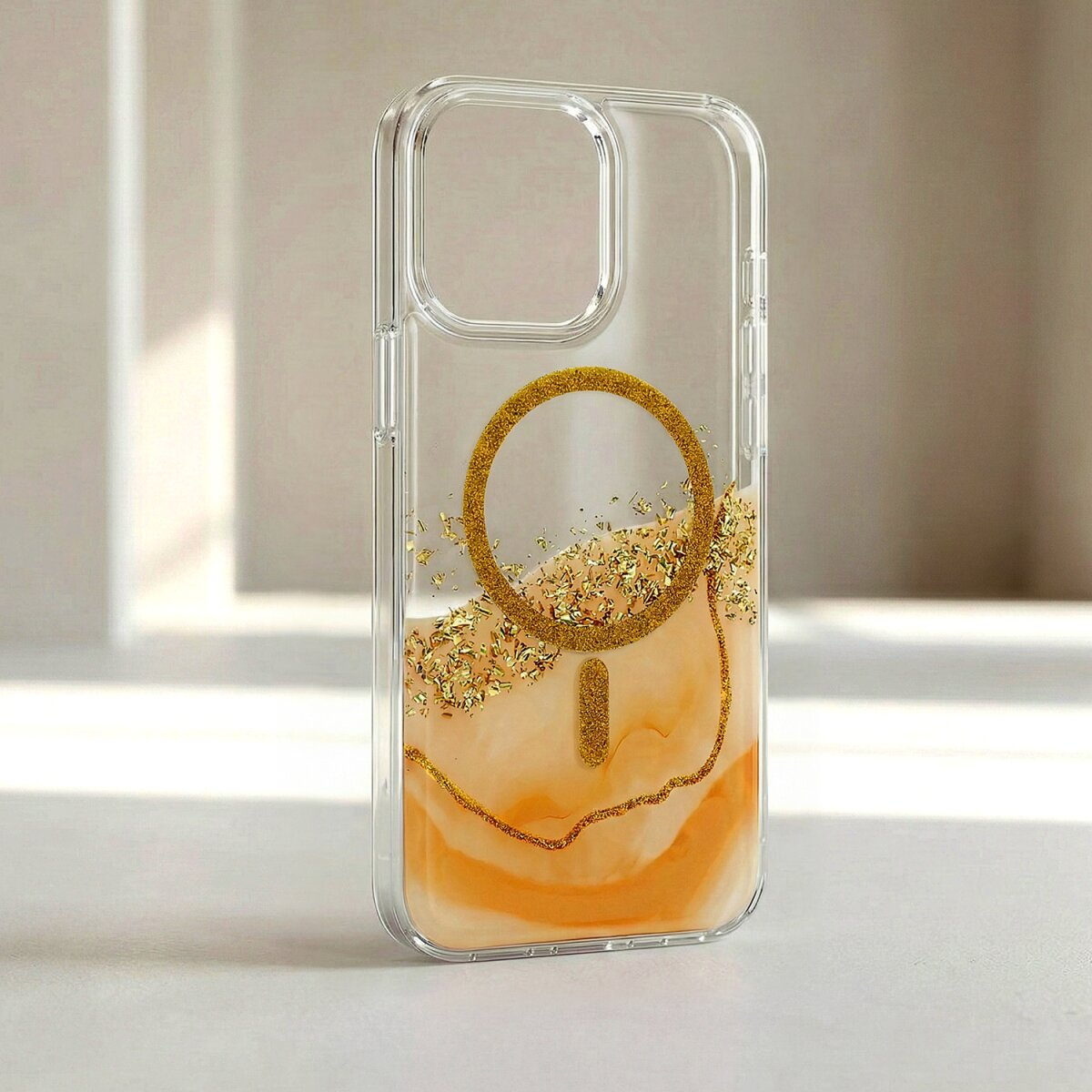 Transparente Hülle mit orangefarbenem Marmormuster und goldenen Glitzerflocken.