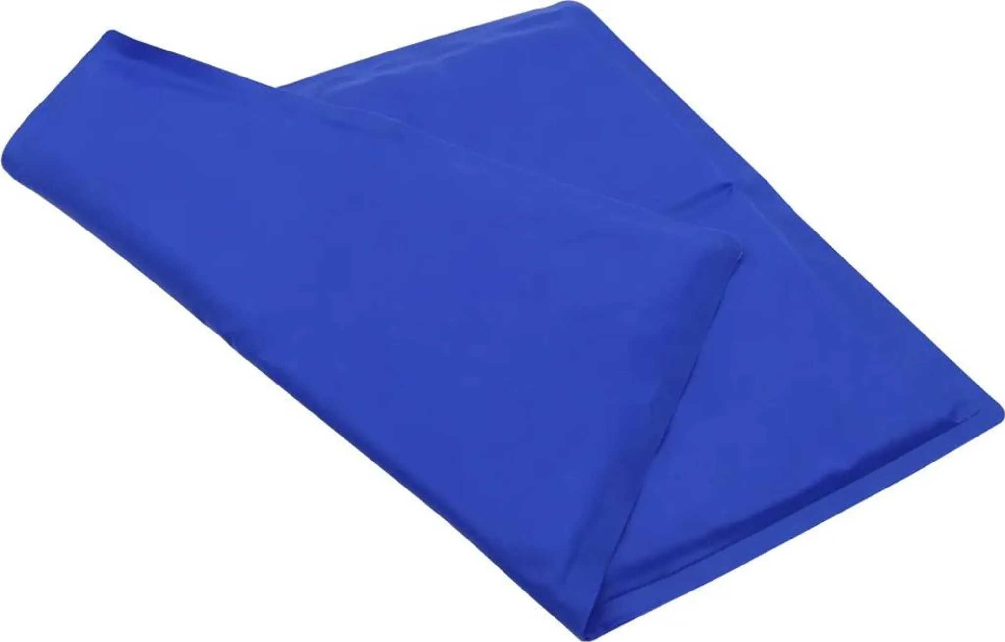 Ein faltbares, blaues Kissen auf weißem Hintergrund.