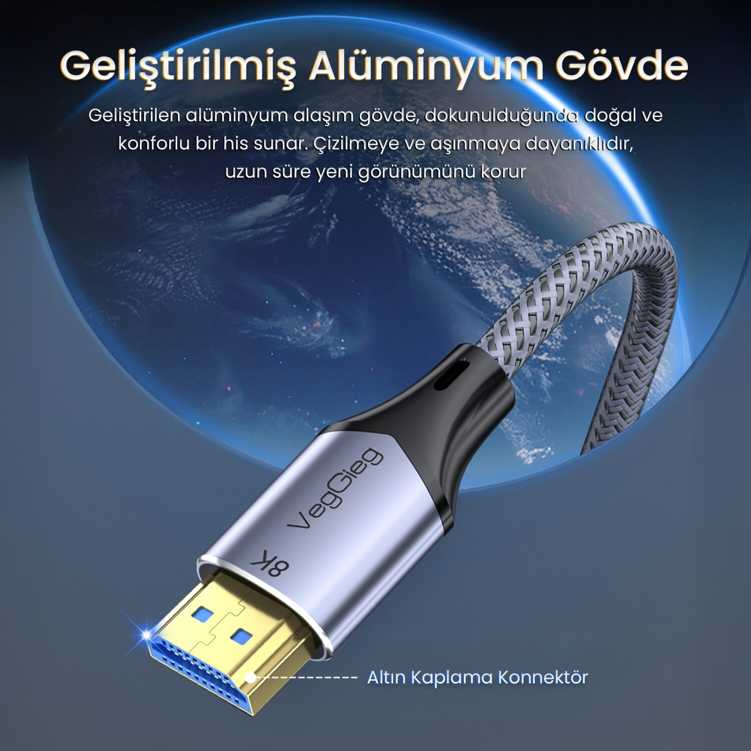 Altın konektörlü ve 8K işaretli gri HDMI kablosu, mavi arka plan üzerinde.