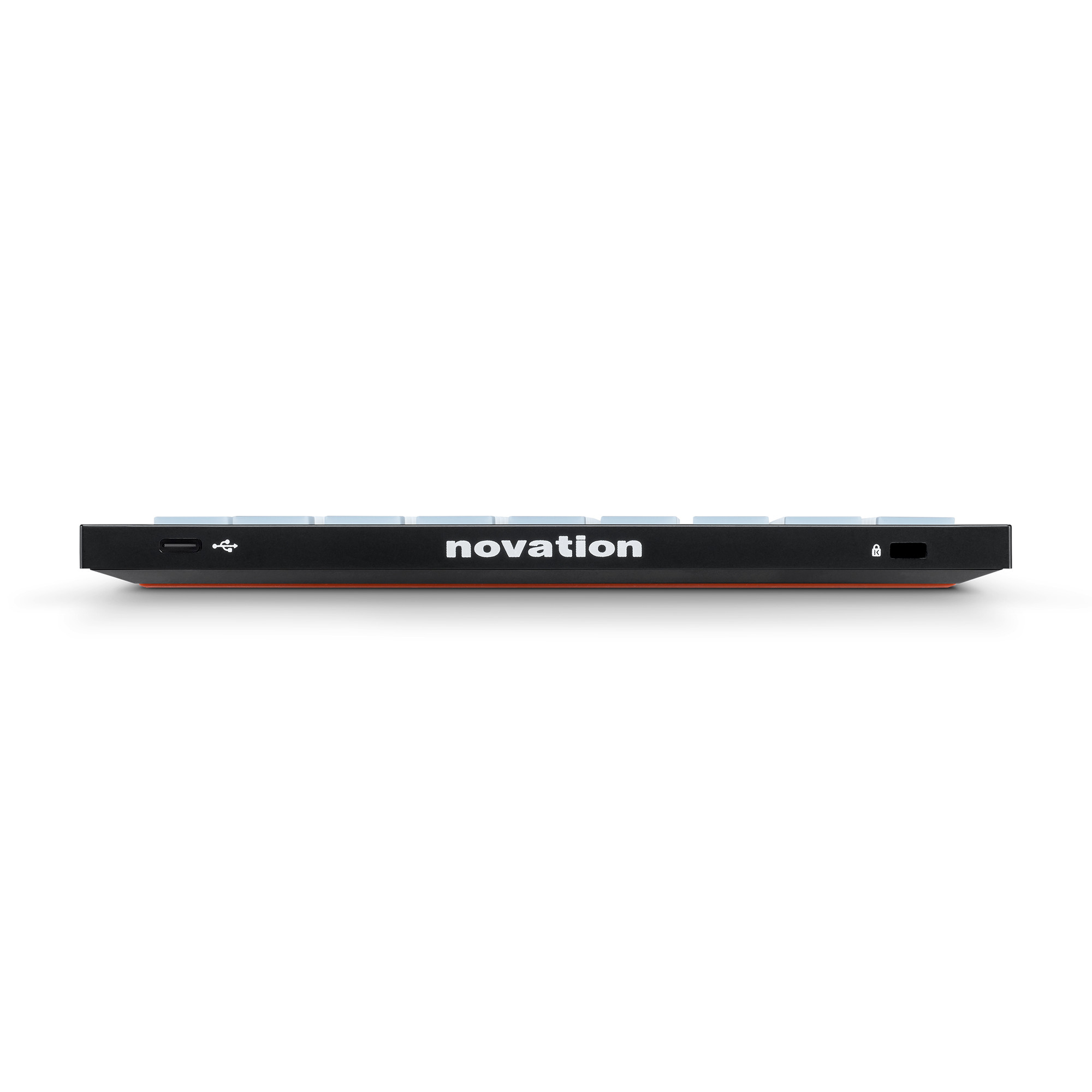 Schwarze Novation-Tastatur mit blauen Tasten und USB-Anschluss.