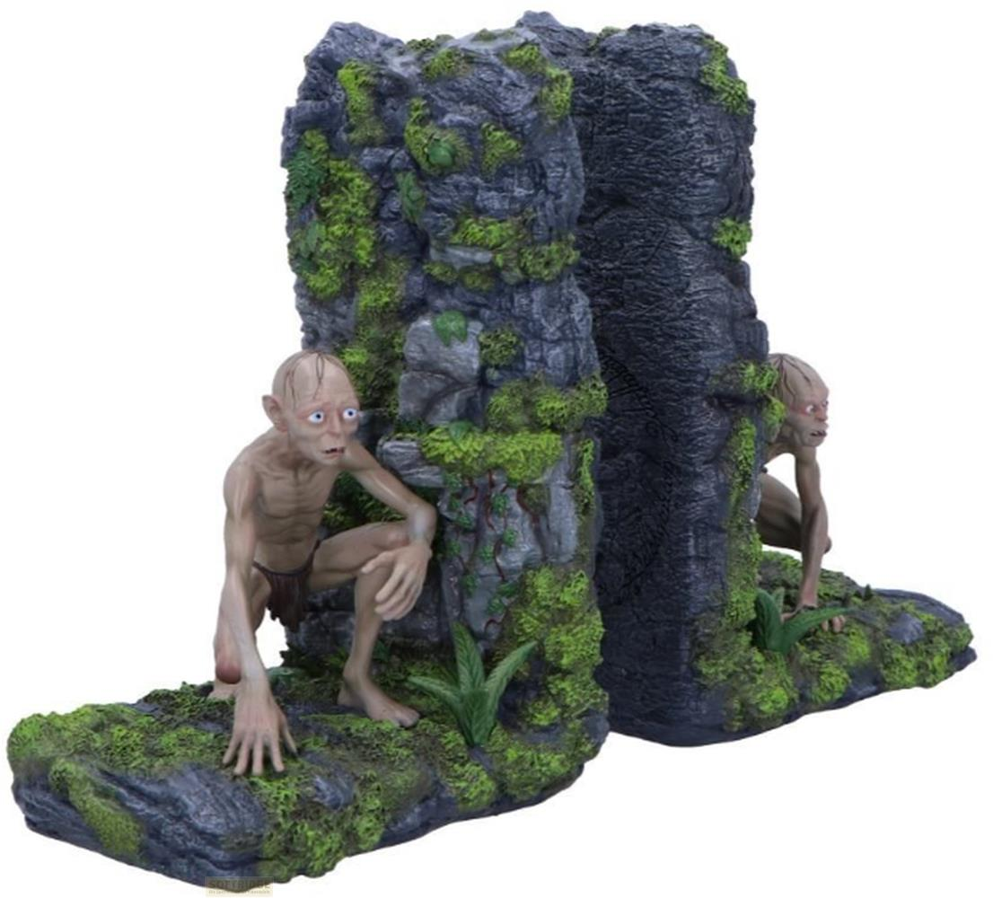Zwei Gollum-Figuren auf felsigem, moosbewachsenem Untergrund vor dunklen Felsen.