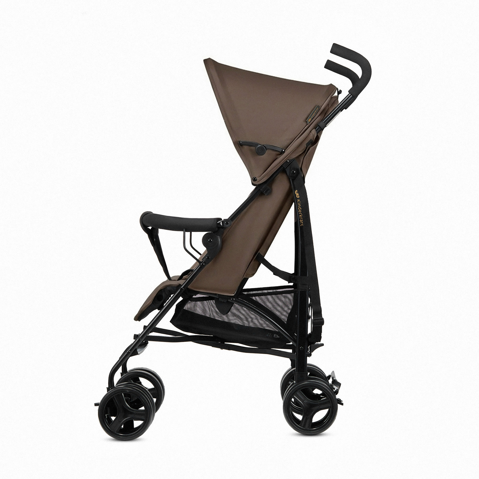 Ein brauner Kinderwagen mit schwarzem Rahmen und Rädern auf weißem Hintergrund.