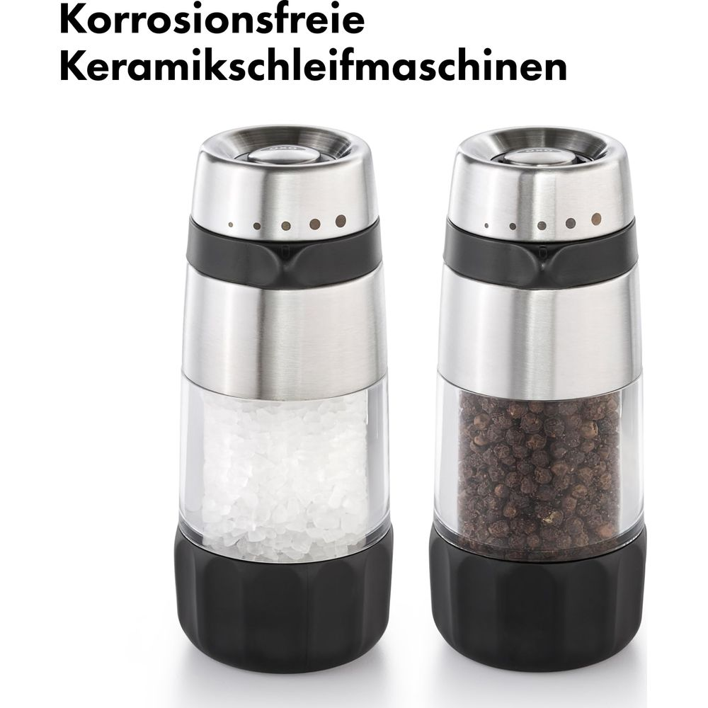 Zwei Gewürzstreuer: einer mit Salz, einer mit Pfeffer. Edelstahl und Glas.