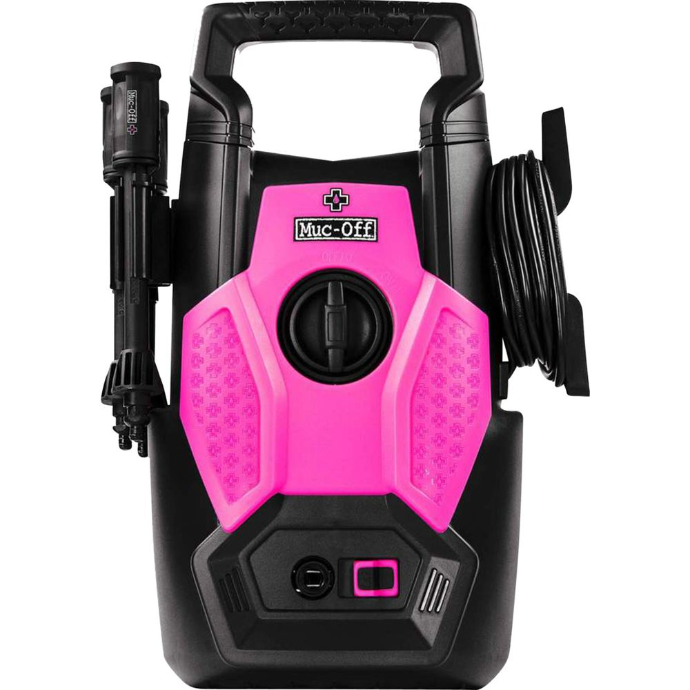 Schwarzer und pinker Muc-Off Hochdruckreiniger mit Schlauch und Spritzpistolenaufsatz.