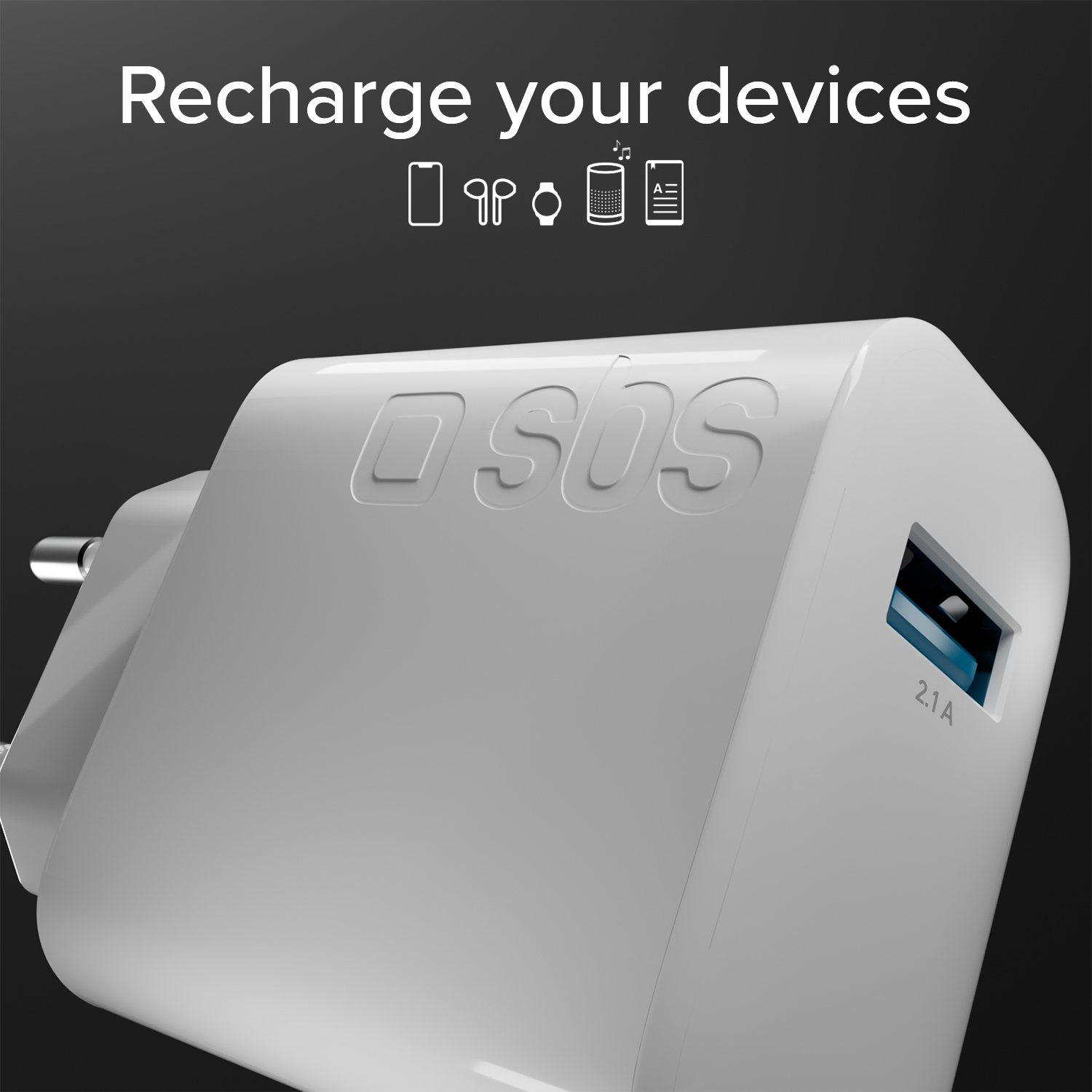 Un caricatore SBS bianco con porta USB, il testo dice 'Recharge your devices'.