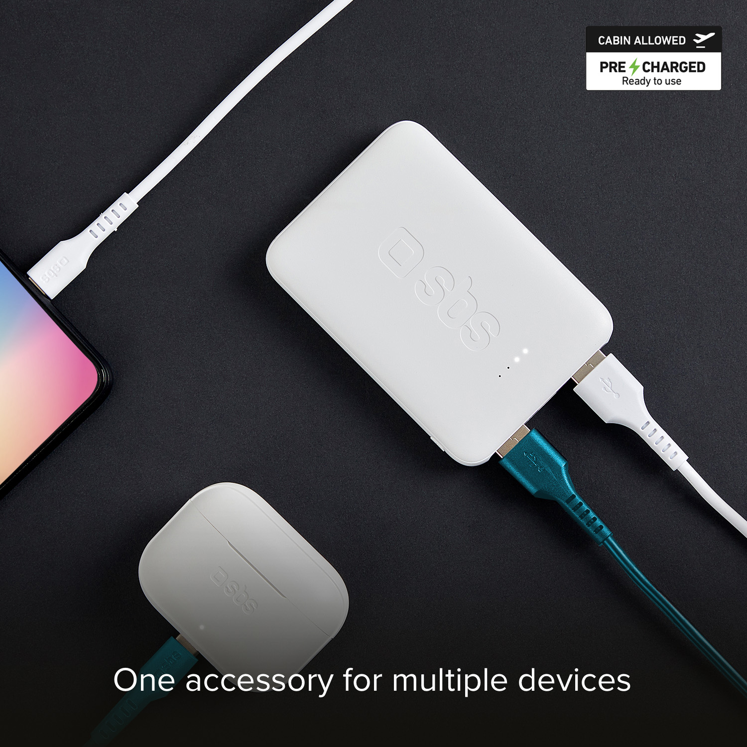 Power bank e caricatore bianchi collegati ai dispositivi. Simbolo cabina.
