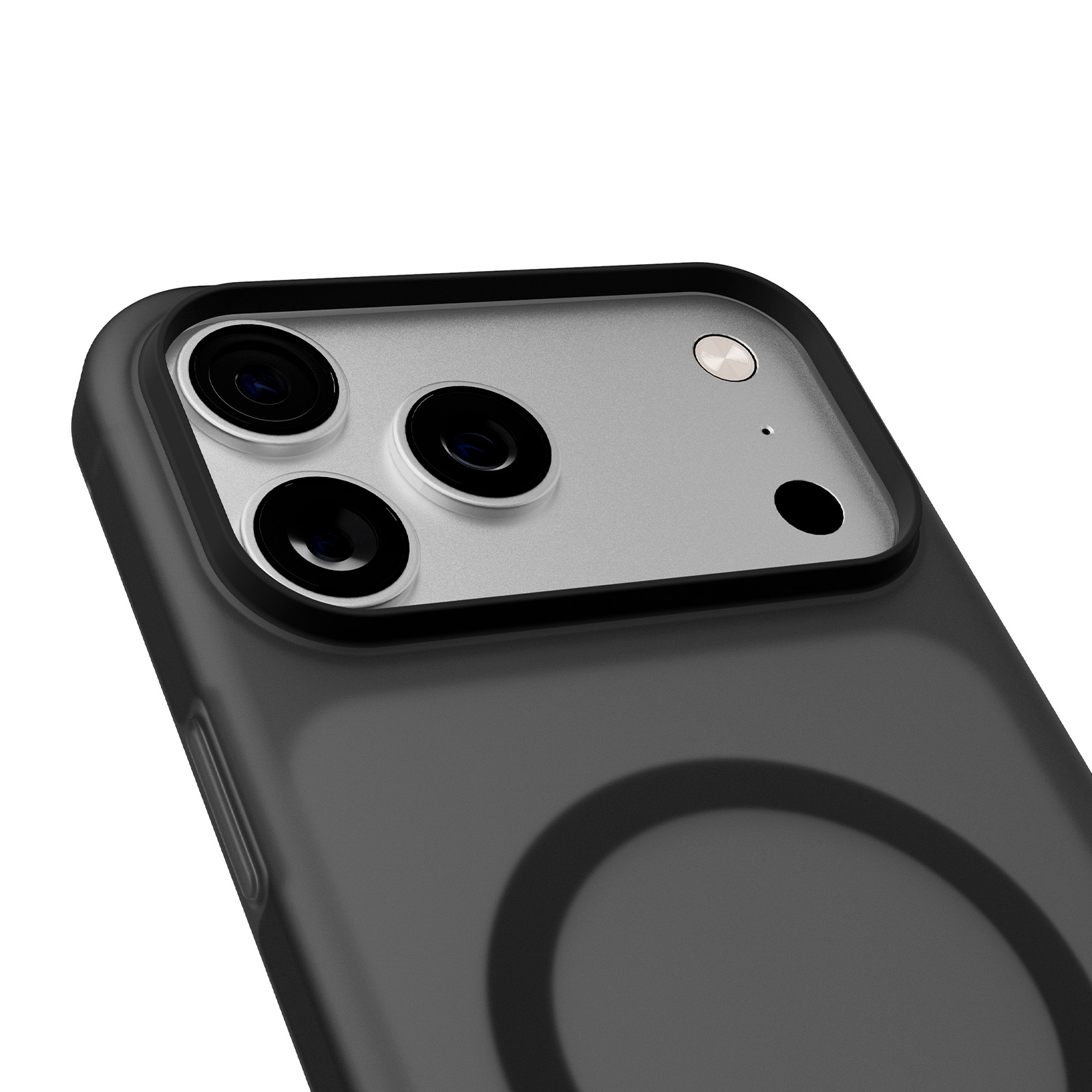 Primo piano del retro di una custodia nera per iPhone con tre obiettivi.
