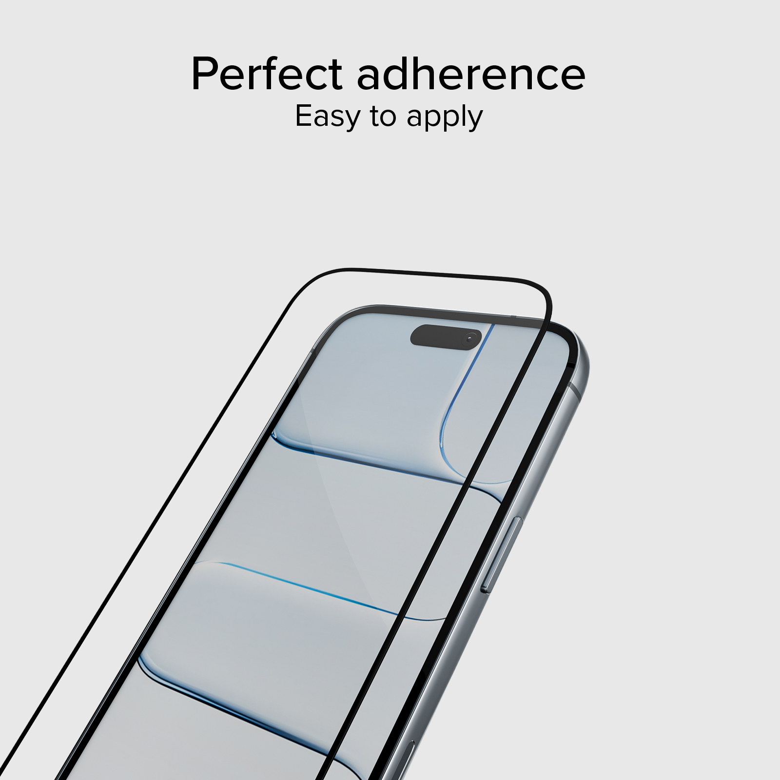 Eine Displayschutzfolie bedeckt das obere Display eines silbernen Smartphones.