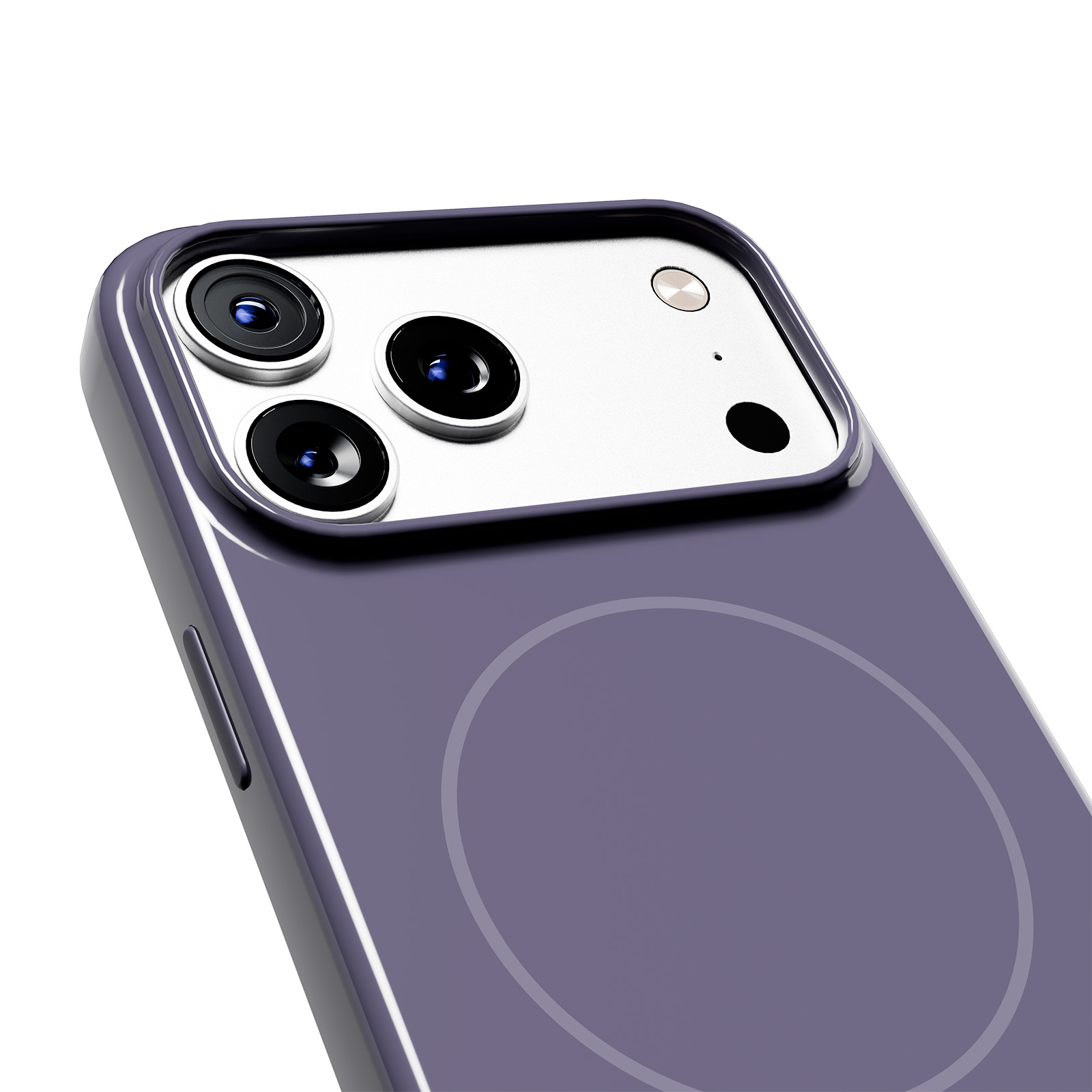 Funda morada para smartphone con tres cámaras y flash sobre fondo blanco.