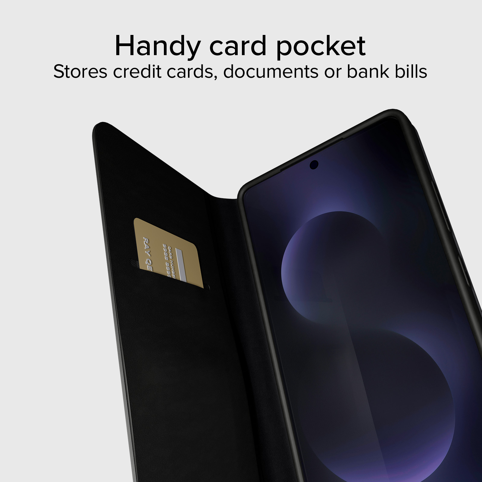 Funda negra para teléfono con ranura para tarjetas y tarjeta de crédito dorada.