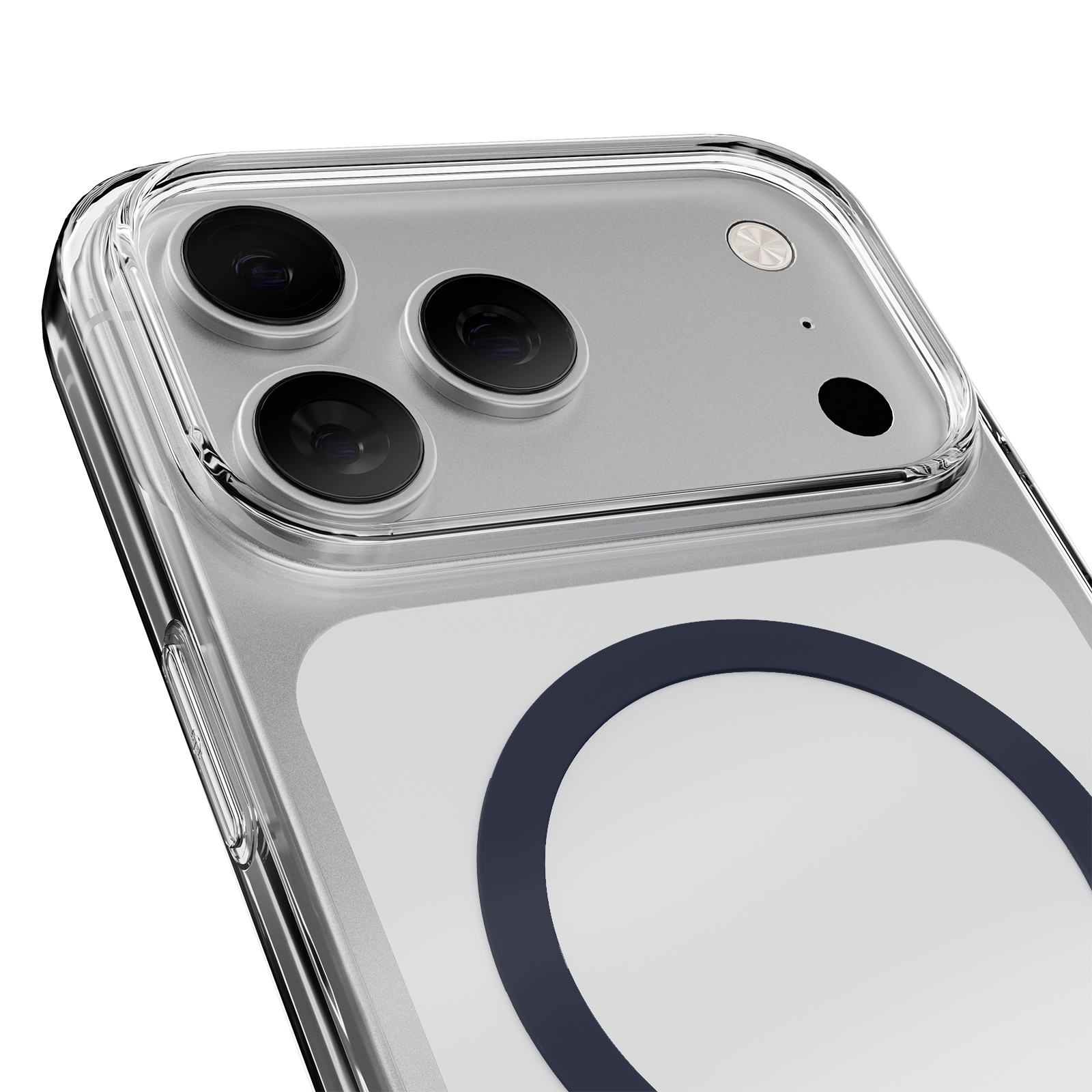 Una cover trasparente rivela le tre fotocamere di uno smartphone.