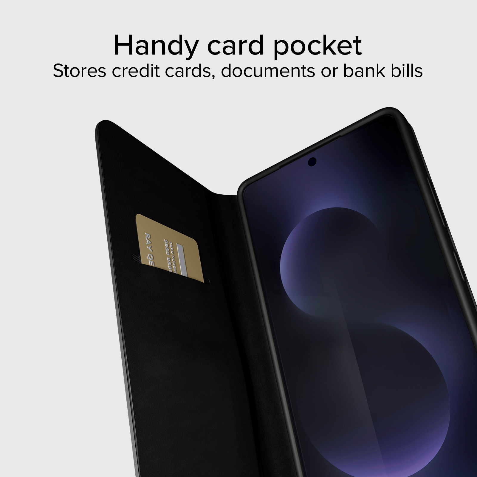 Custodia nera per telefono con slot per carte contenente una carta dorata.