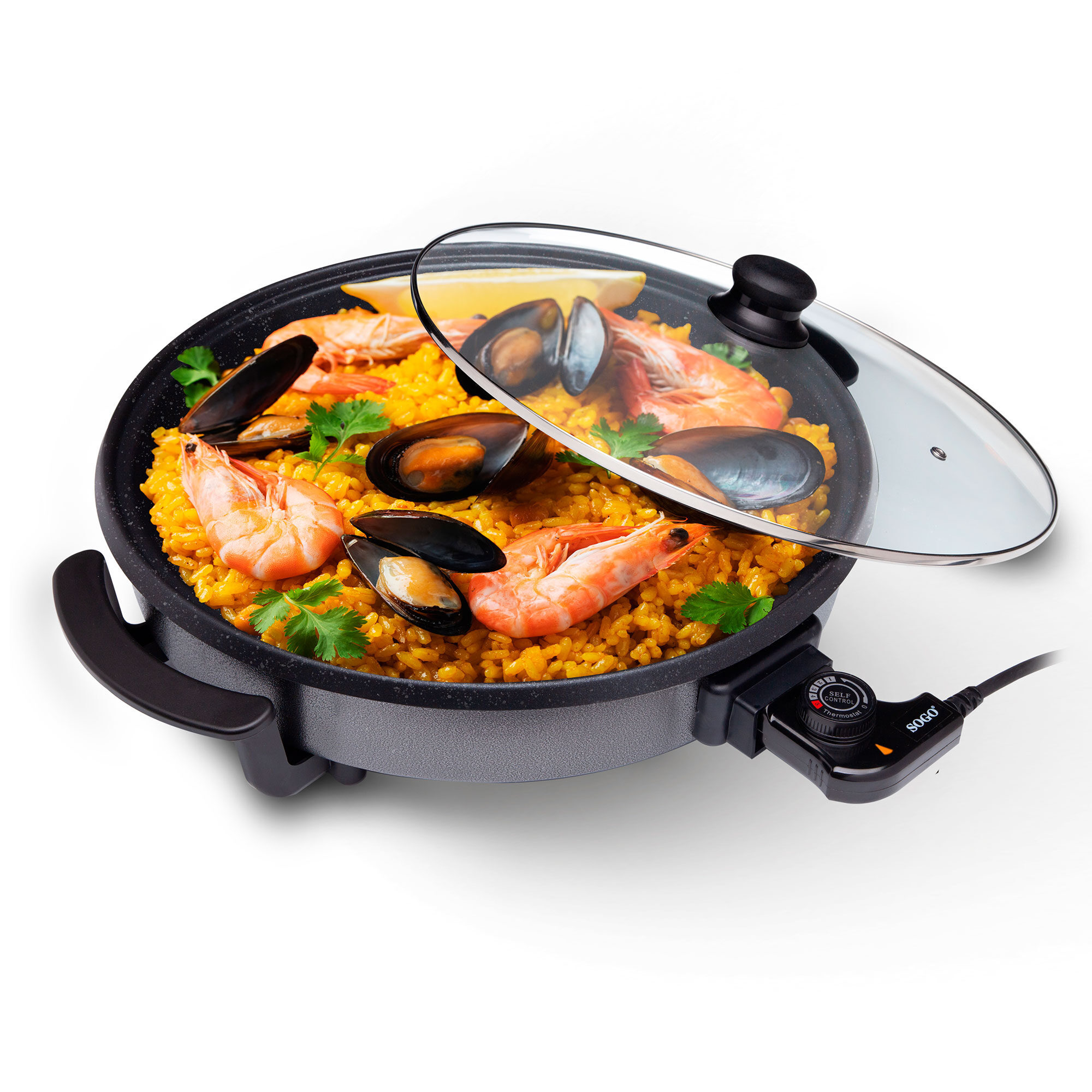 Una sartén eléctrica con paella, adornada con gambas y mejillones.