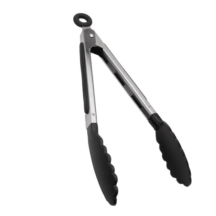 Una pinza da cucina argentata con punte e manici in silicone neri.