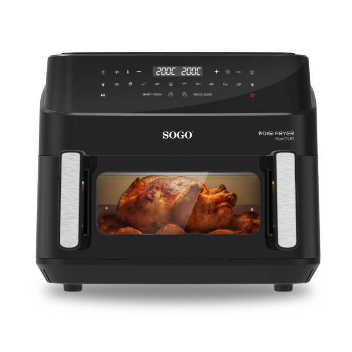 Una friggitrice Sogo Digi nera con un pollo arrosto all'interno.