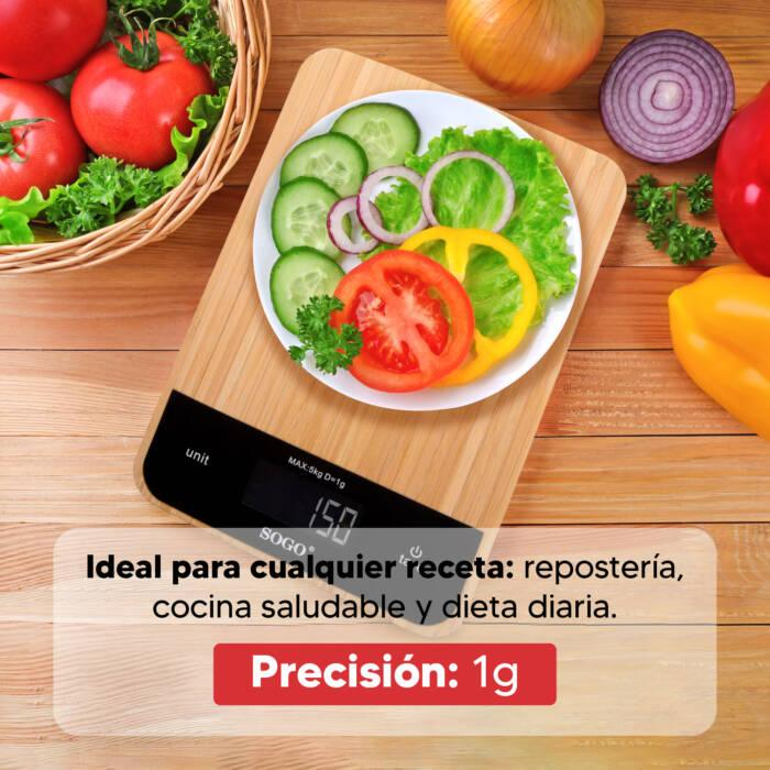 Küchenwaage mit Gemüse: Tomaten, Gurken, Paprika, Zwiebeln. Präzision: 1g.