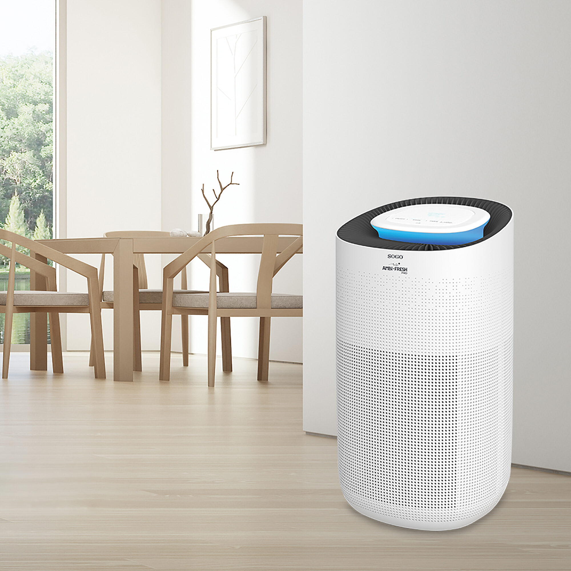 Un purificatore d'aria bianco con luce blu si trova su un pavimento in legno accanto a un tavolo da pranzo.