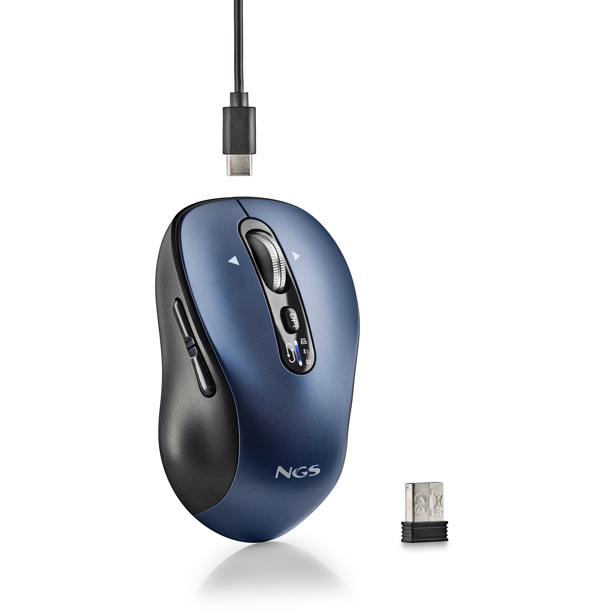Un mouse blu con cavo USB e dongle, su sfondo bianco.