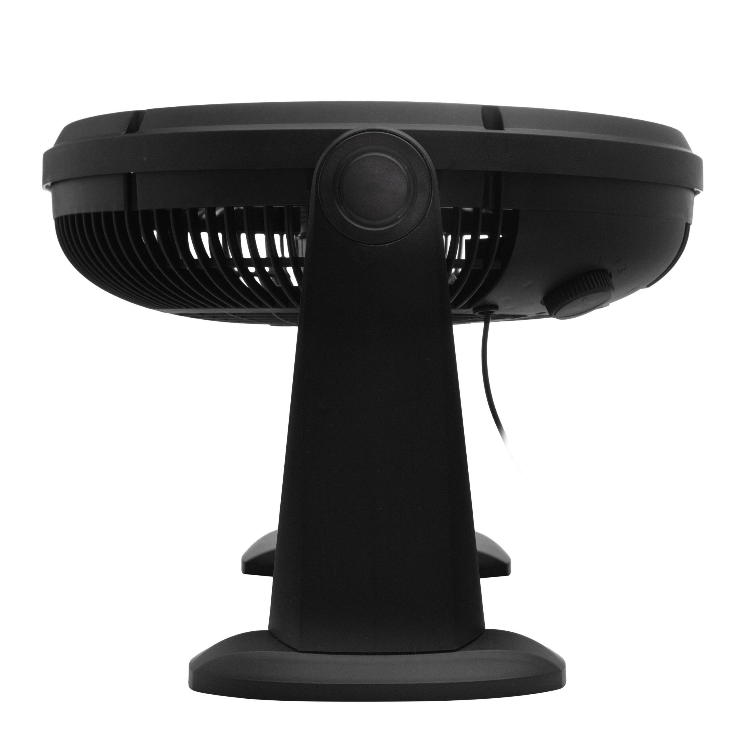 Un ventilador de mesa negro con base redonda, columna y cabezal.