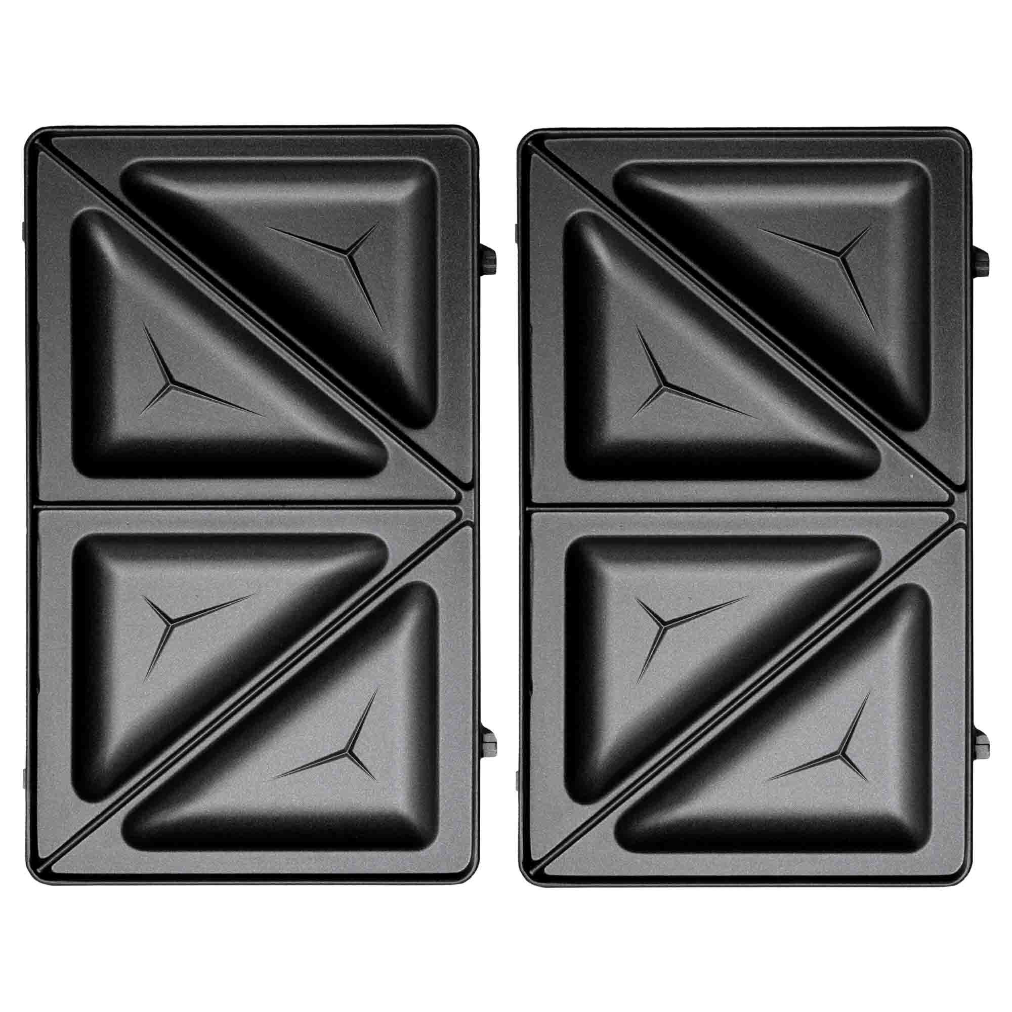 Due sandwichiere nere chiuse, ciascuna con quattro piastre riscaldanti triangolari.