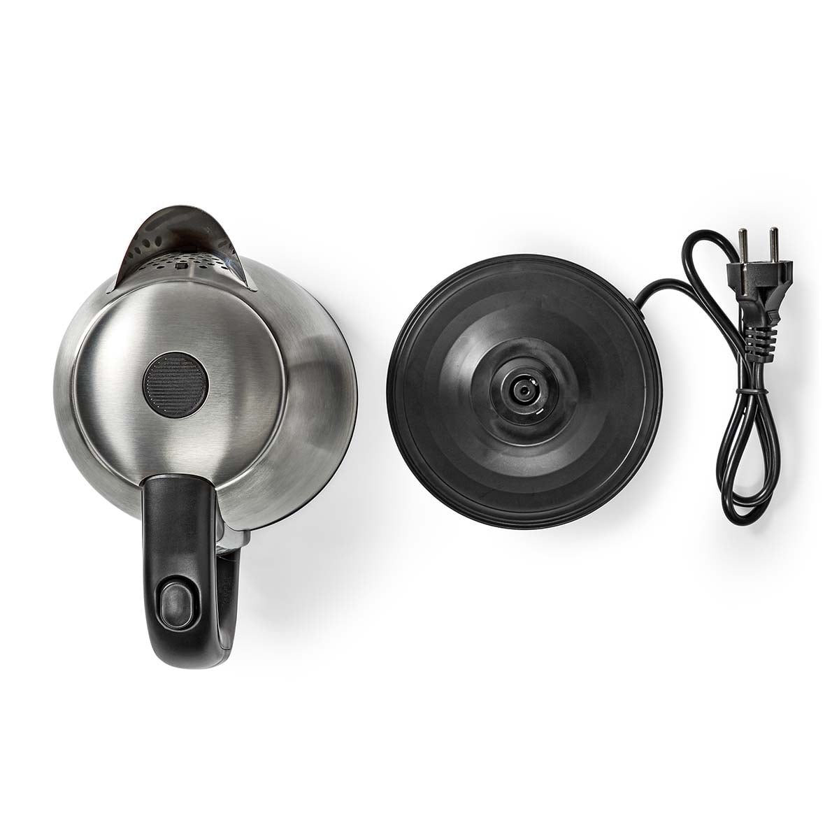 Ein silberner Wasserkocher mit schwarzem Griff und ein schwarzer Sockel mit Kabel und Stecker.
