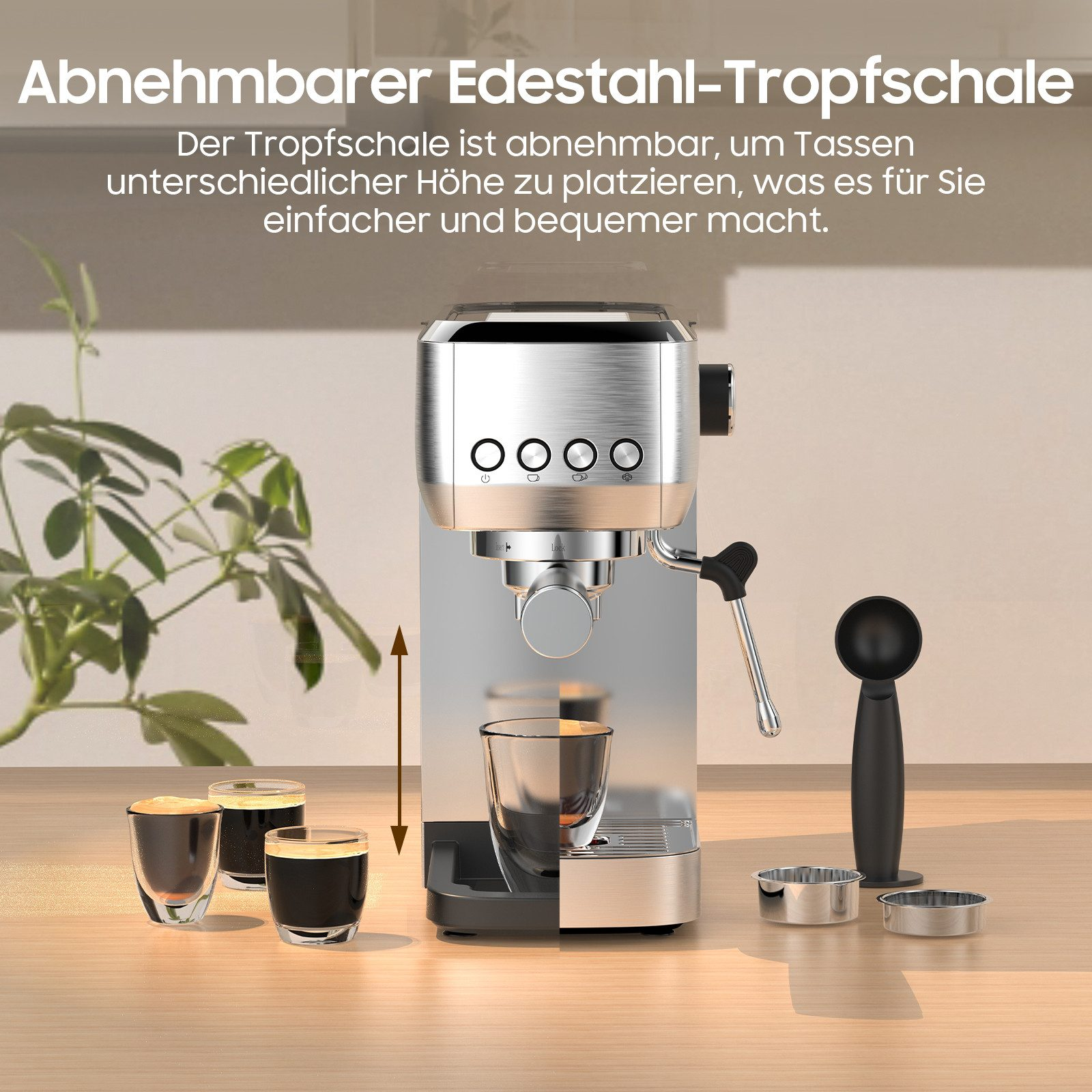 Eine silberne und goldene Espressomaschine mit vier Knöpfen, Tassen und Zubehör.