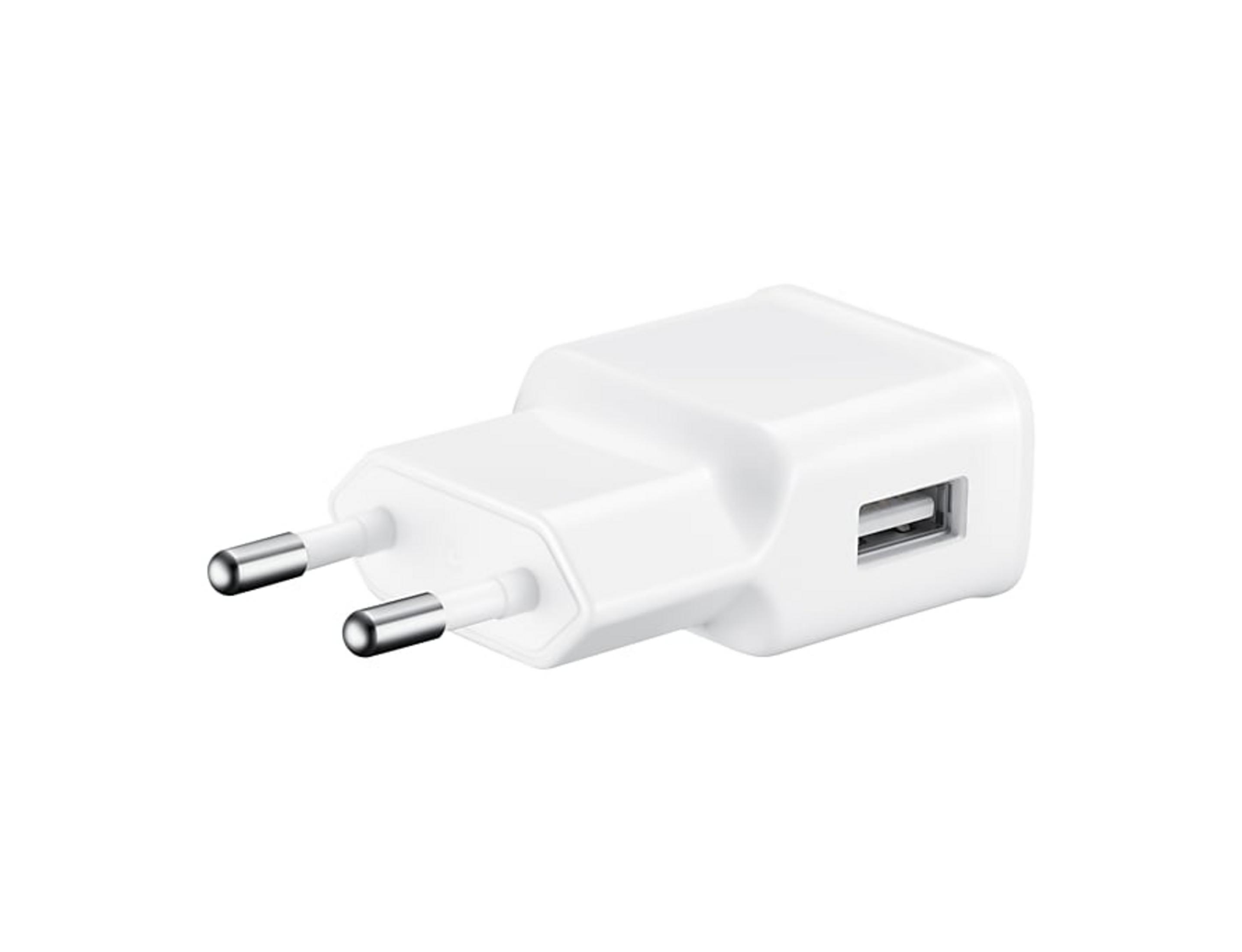 İki metal pimli ve bir USB bağlantı noktalı beyaz USB adaptörü.