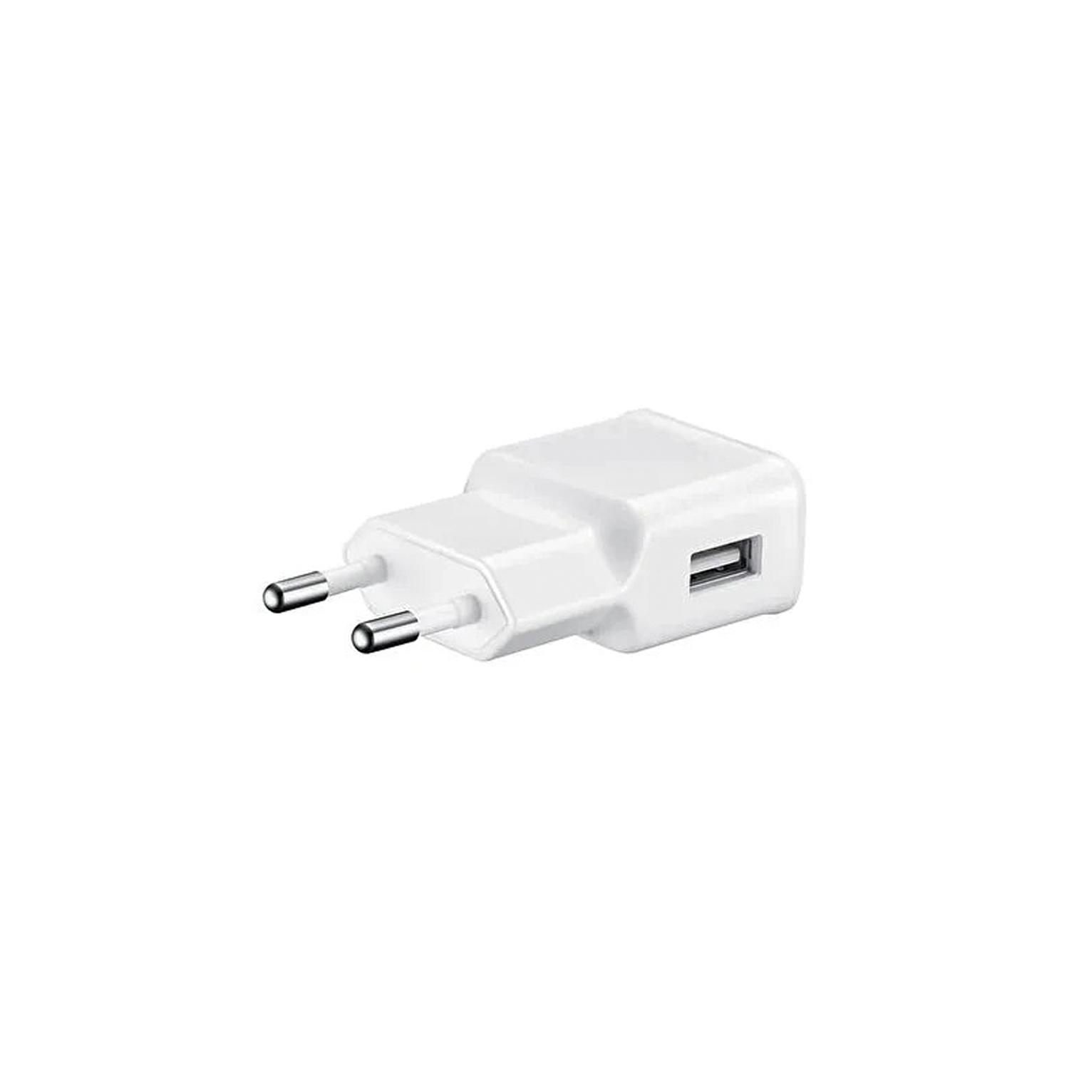 İki metal pimi ve bir USB bağlantı noktası olan beyaz USB seyahat adaptörü.