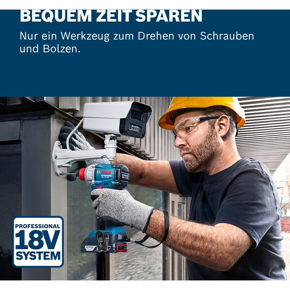 Mann mit Werkzeug und Kamera