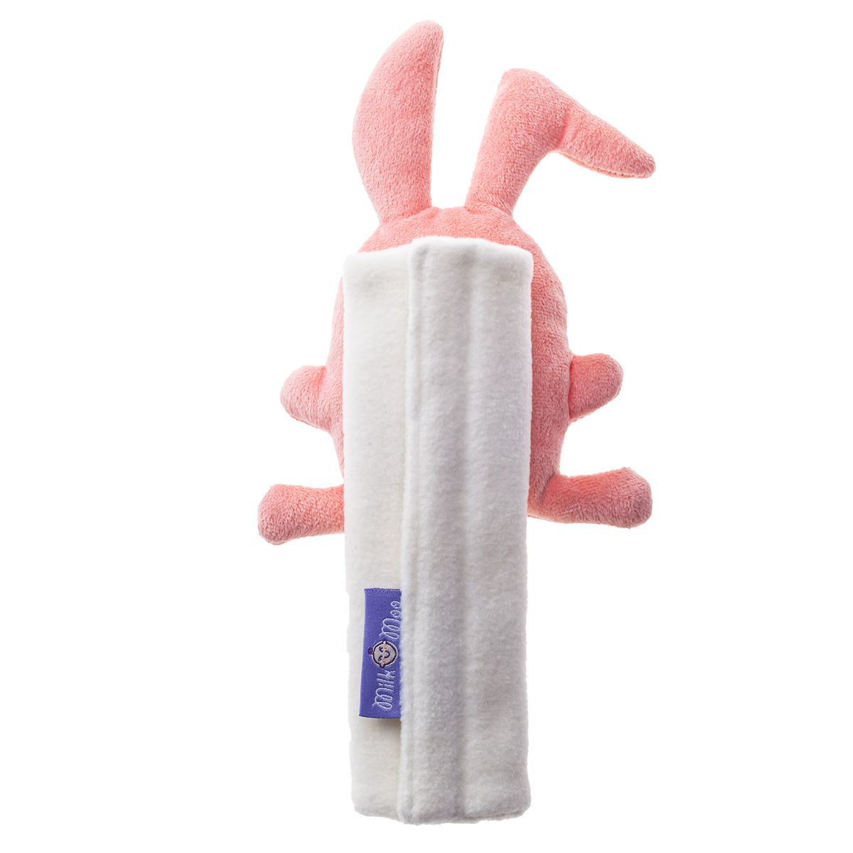 Beyaz kulaklı ve kollu pembe peluş tavşan, beyaz kumaş banda tutunuyor. Beyaz arka plan.