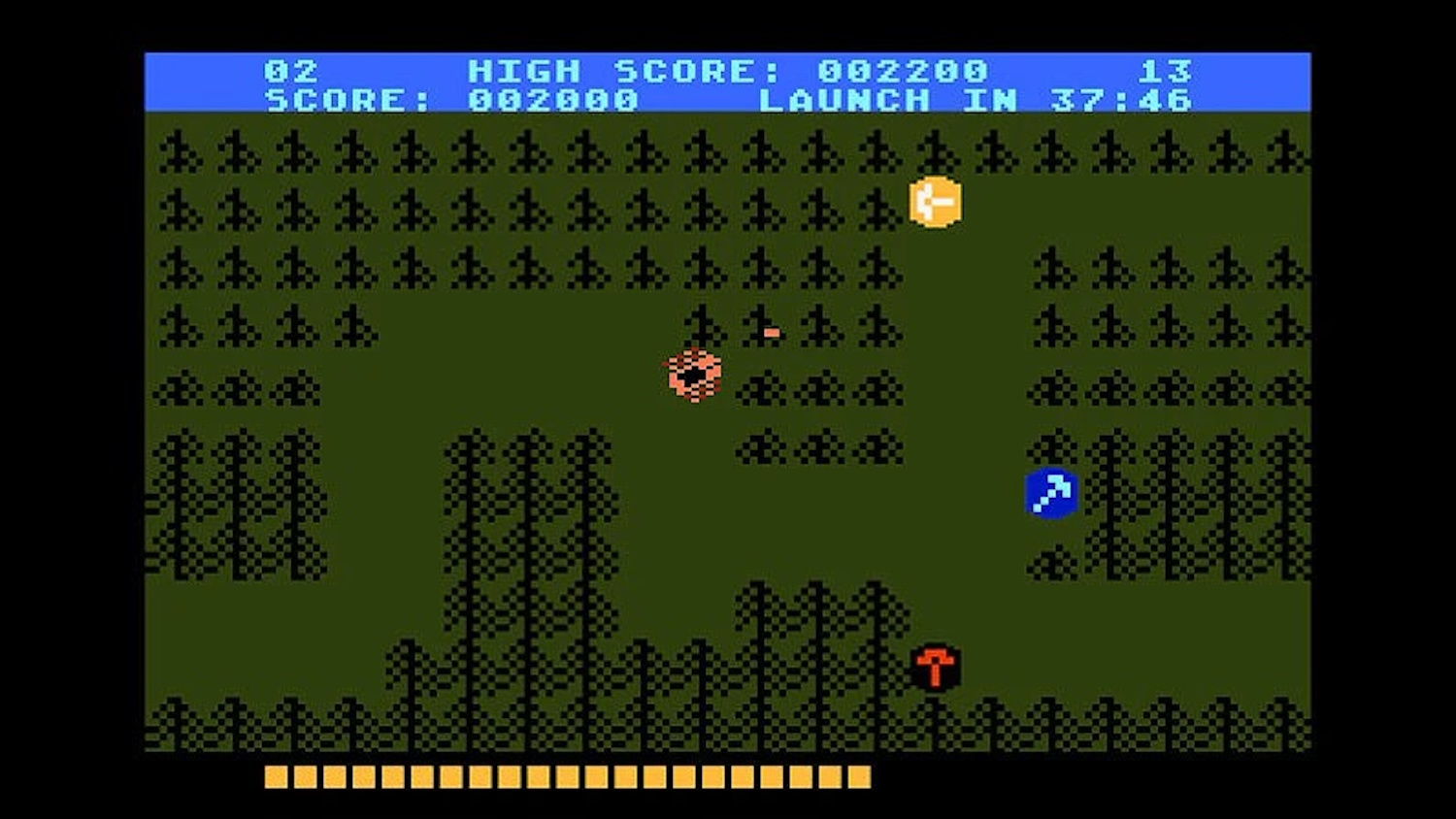Videogioco in pixel art con un personaggio che si muove tra gli alberi. Un potenziamento a moneta è visibile.