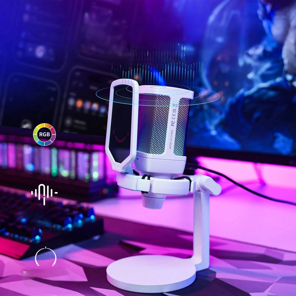 Biały mikrofon z oświetleniem RGB stoi na statywie przed ekranem komputera.