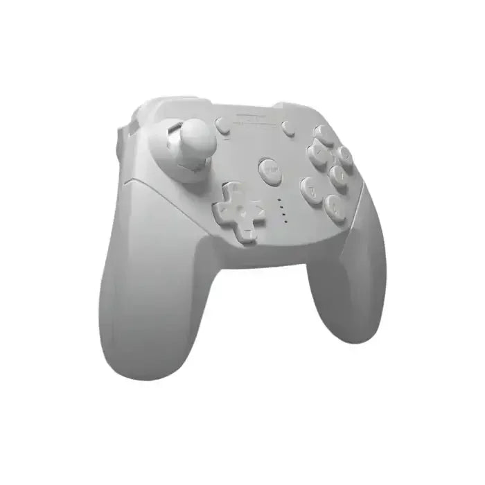 Biały kontroler do gier wideo z przyciskami i joystickami na białym tle.