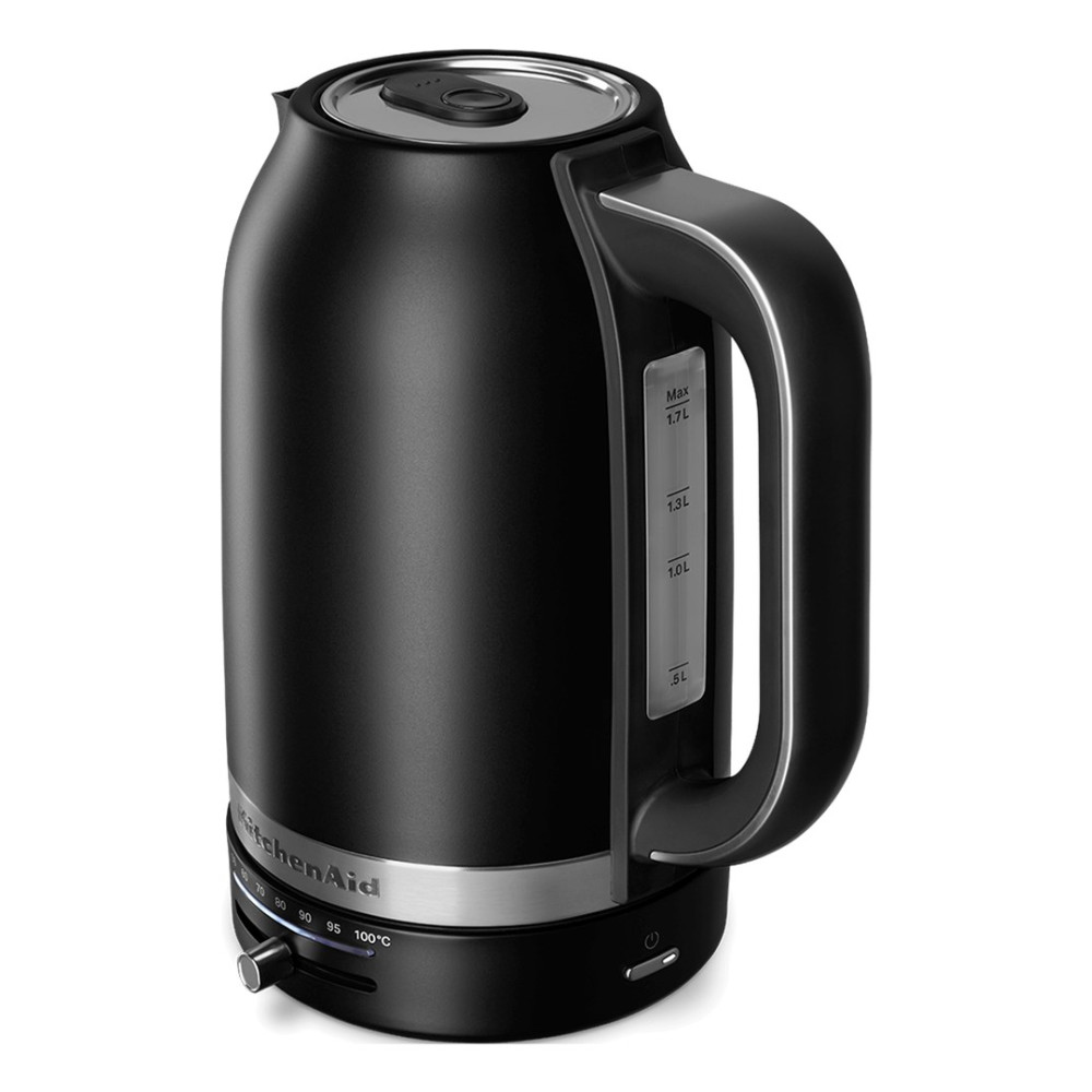 Czajnik elektryczny KitchenAid w kolorze czarnym, ze srebrną pokrywką i rączką, na białym tle.