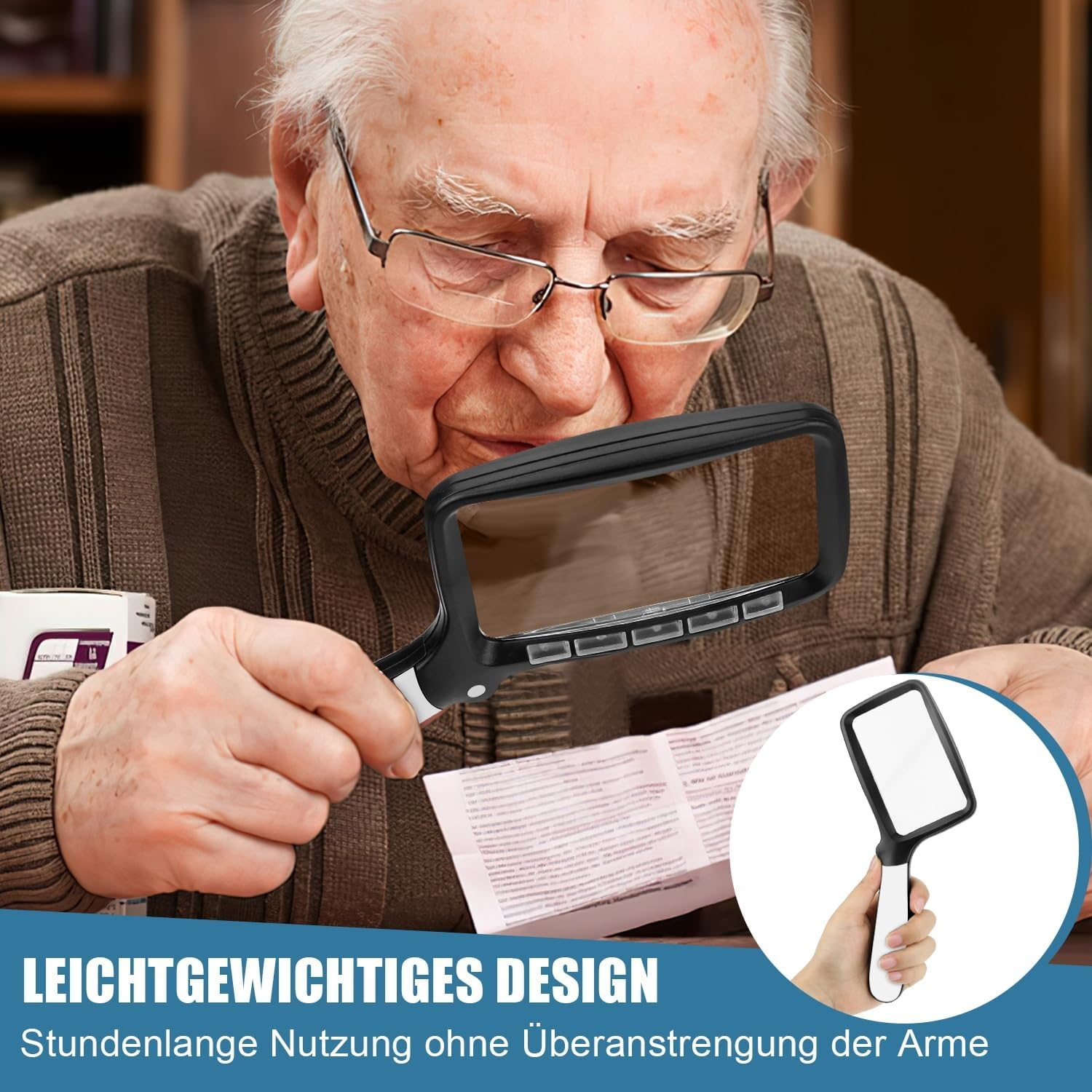 Älterer Mann mit Brille benutzt eine Lupe mit LED-Licht, um ein Dokument zu lesen.