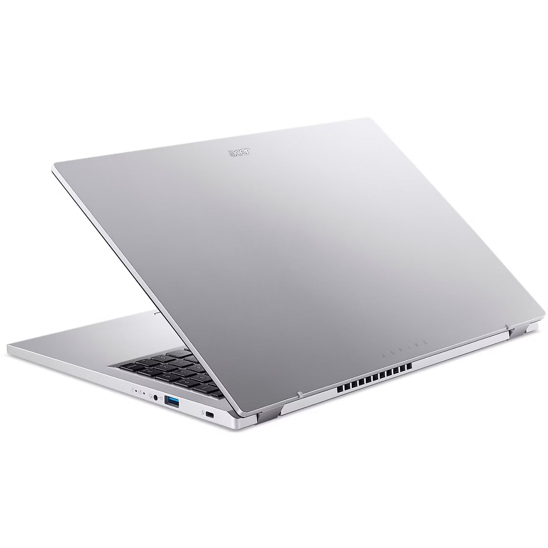 Un laptop argento con schermo e tastiera aperti su sfondo bianco.