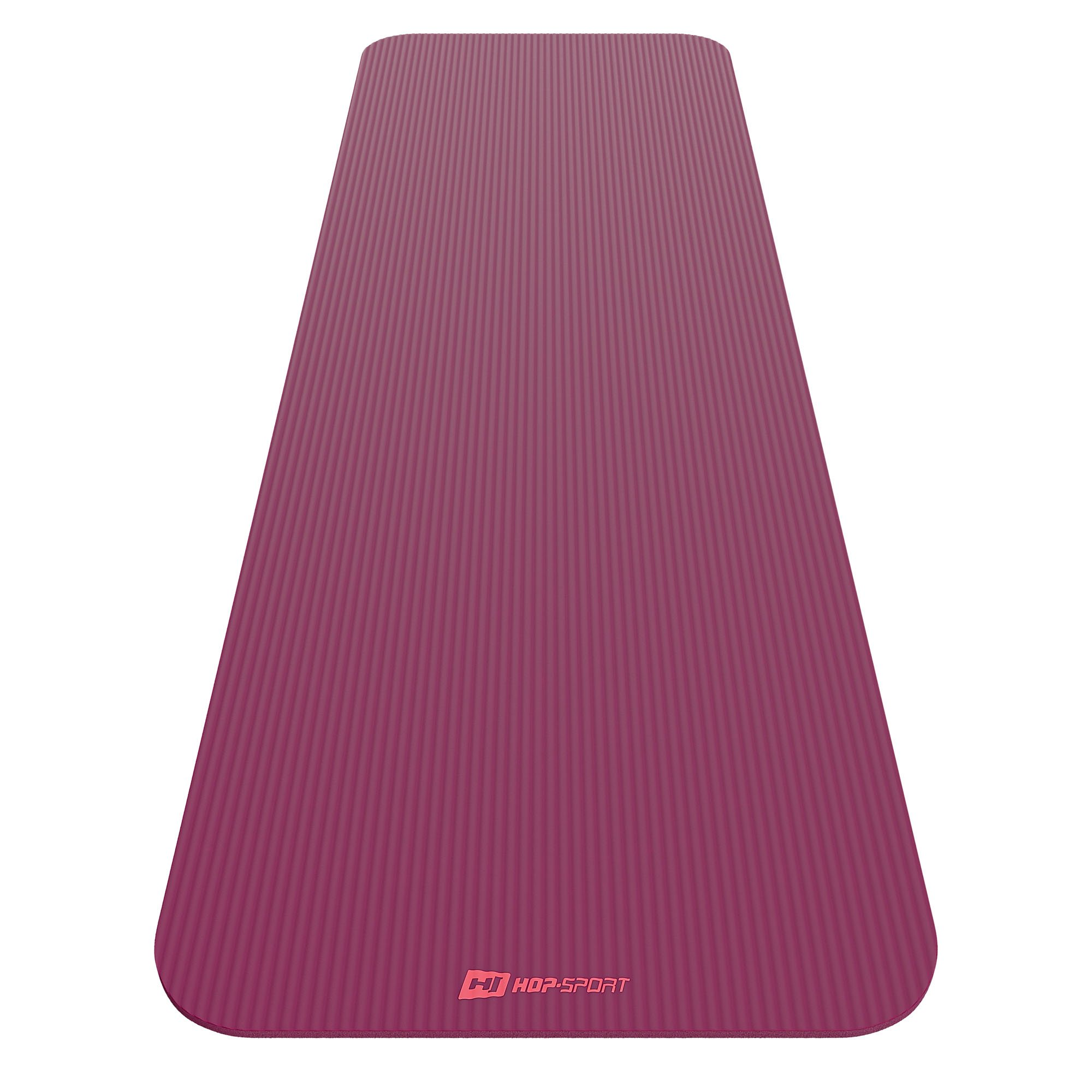 Eine weinrote Yogamatte mit Rillenmuster und Logo auf weißem Hintergrund.