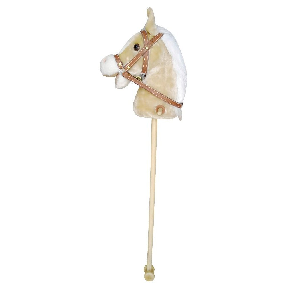 Una testa di cavallo di pezza beige con briglia marrone su un lungo bastone di legno.