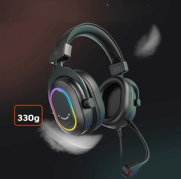 Czarny zestaw słuchawkowy gamingowy z podświetleniem RGB, mikrofonem i wagą 330g.